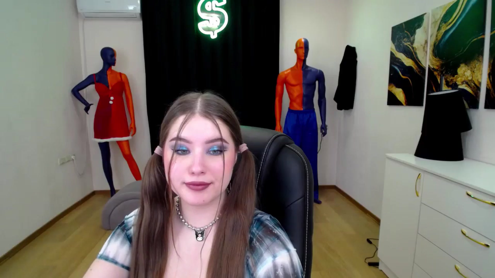 Gallery image thumbnail from AdmireMyEyes's myfreecams stream on, 01/20/2025, 23:48 image 16 of 20