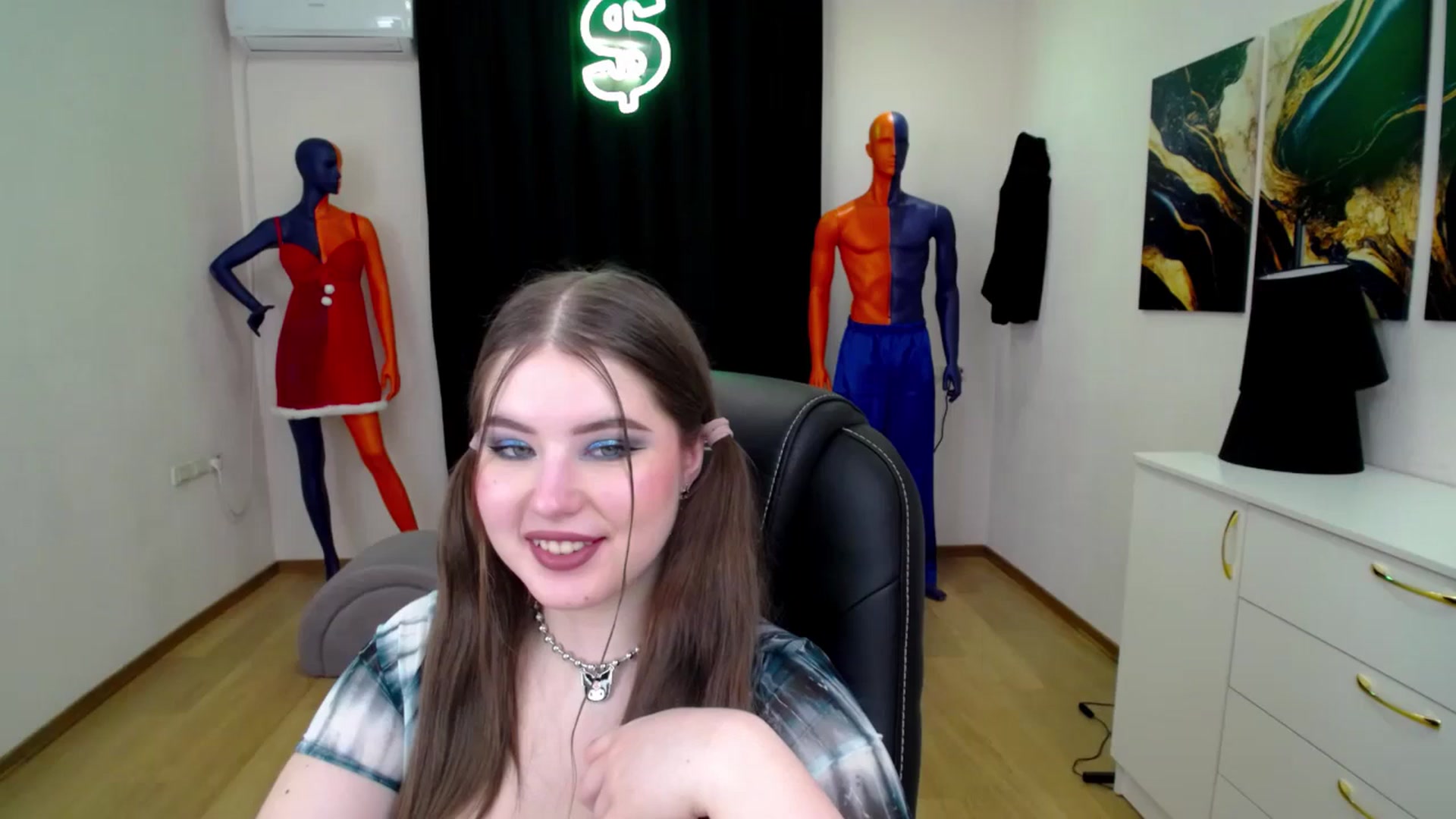 Gallery image thumbnail from AdmireMyEyes's myfreecams stream on, 01/20/2025, 23:48 image 18 of 20