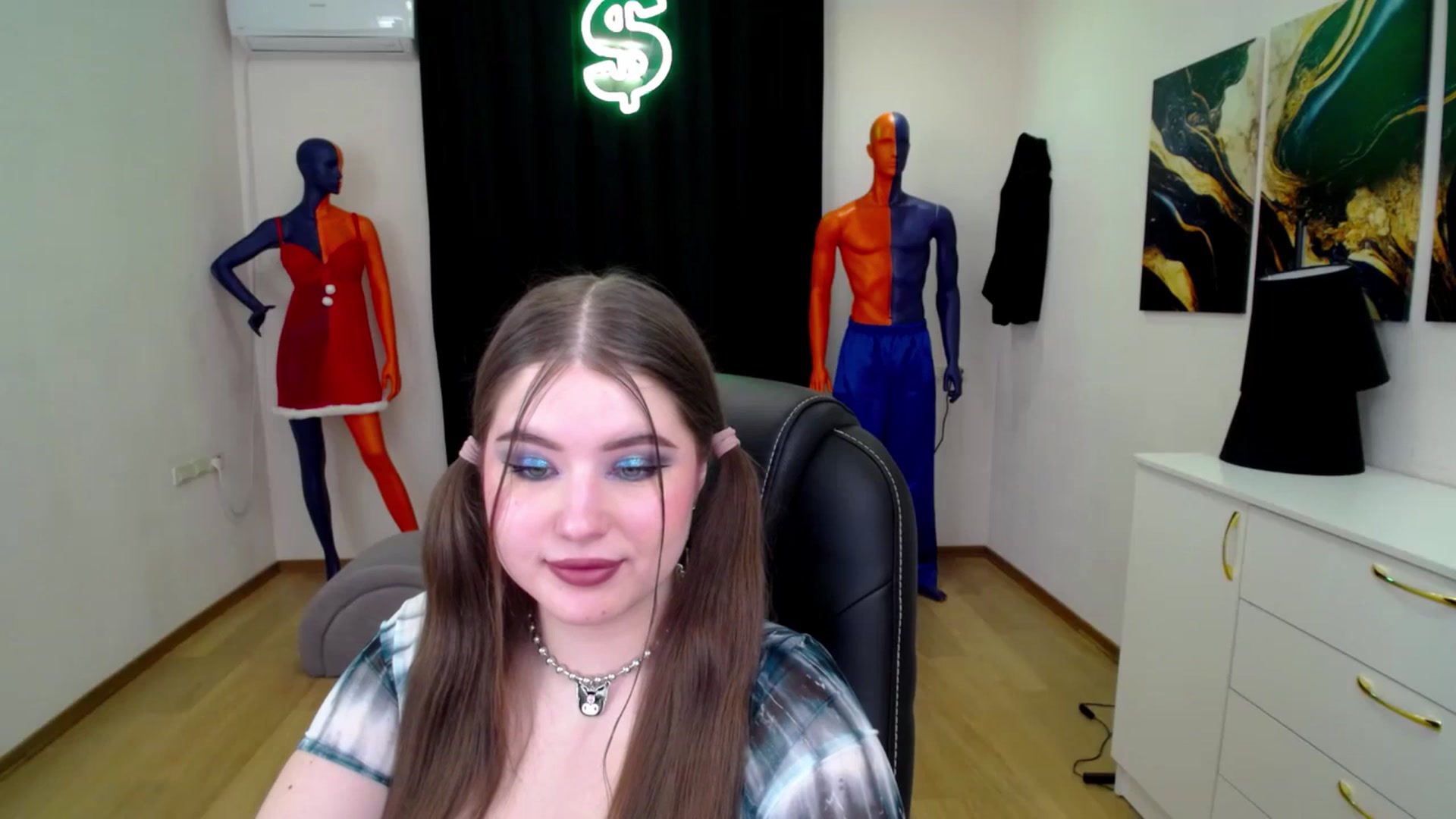 Gallery image thumbnail from AdmireMyEyes's myfreecams stream on, 01/20/2025, 23:48 image 9 of 20