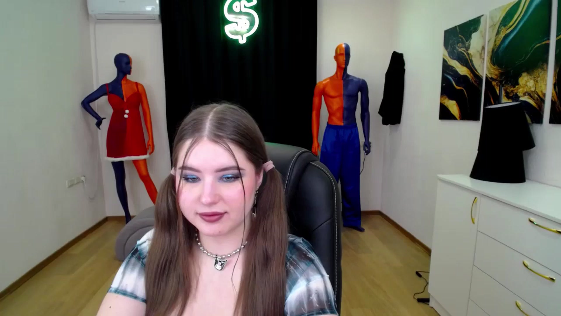 Gallery image thumbnail from AdmireMyEyes's myfreecams stream on, 01/20/2025, 23:48 image 11 of 20