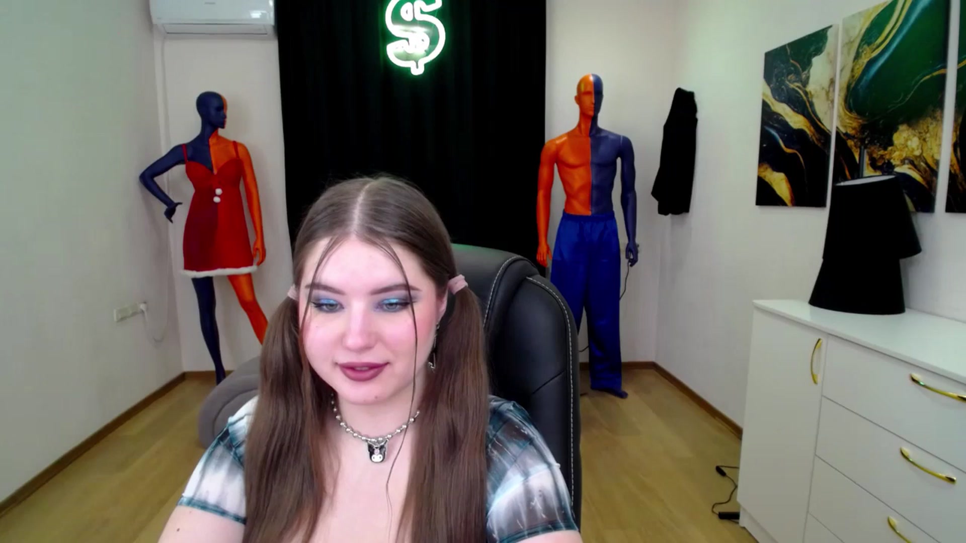 Gallery image thumbnail from AdmireMyEyes's myfreecams stream on, 01/20/2025, 23:48 image 10 of 20