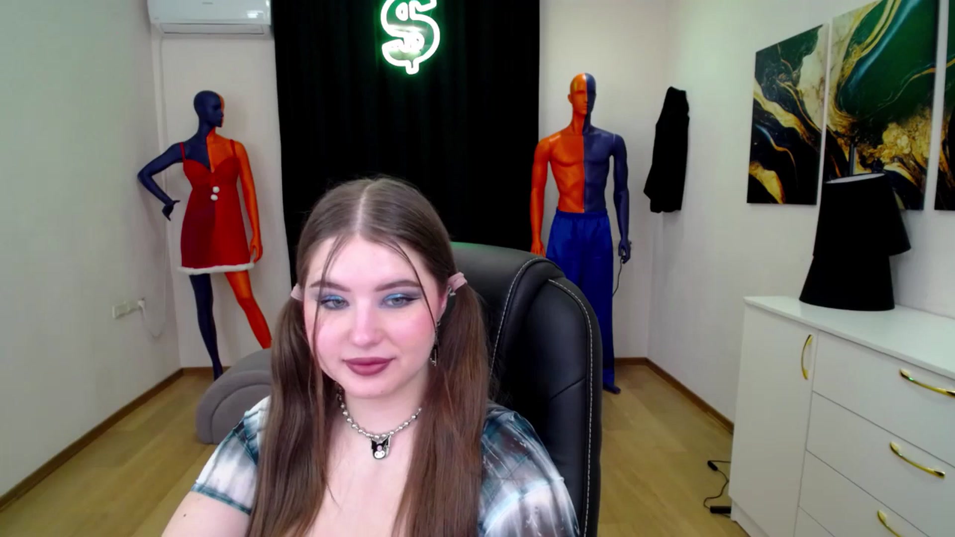 Gallery image thumbnail from AdmireMyEyes's myfreecams stream on, 01/20/2025, 23:48 image 17 of 20