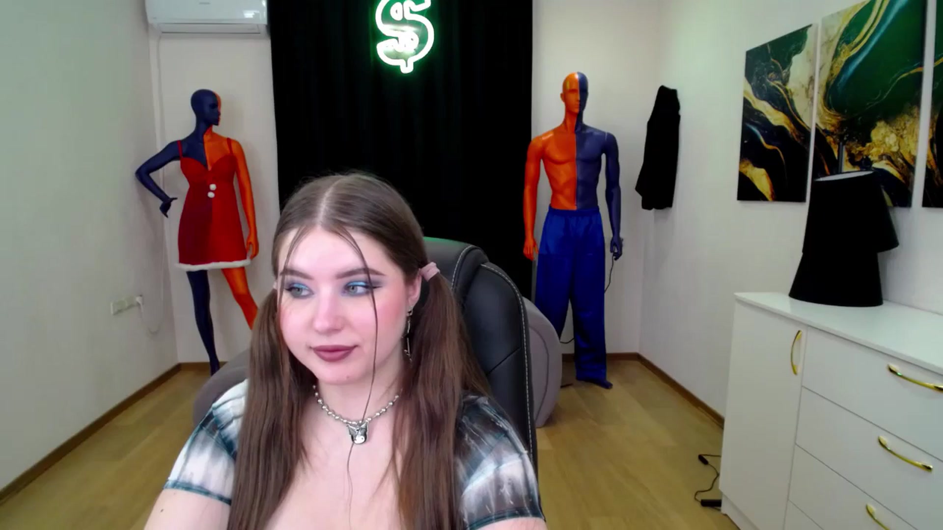 Gallery image thumbnail from AdmireMyEyes's myfreecams stream on, 01/20/2025, 23:48 image 5 of 20
