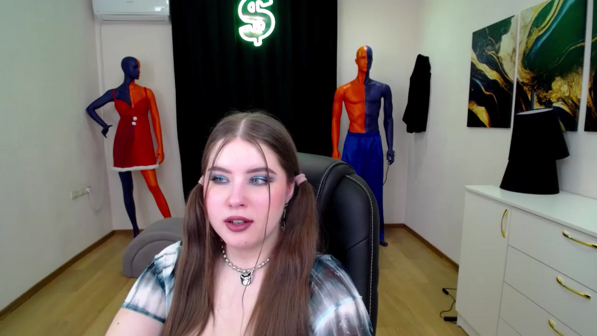 Gallery image thumbnail from AdmireMyEyes's myfreecams stream on, 01/20/2025, 23:48 image 19 of 20