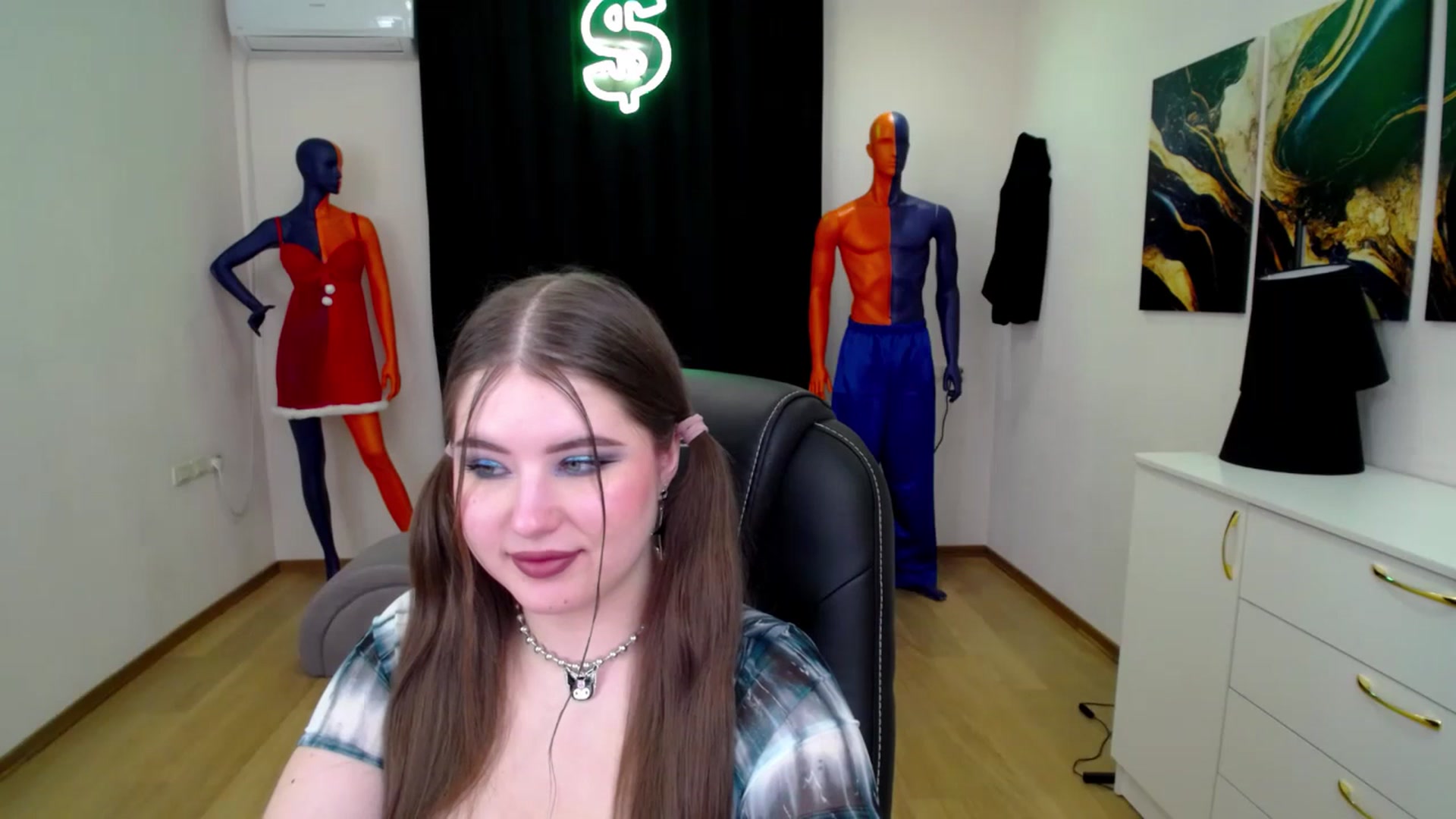 Gallery image thumbnail from AdmireMyEyes's myfreecams stream on, 01/20/2025, 23:48 image 13 of 20