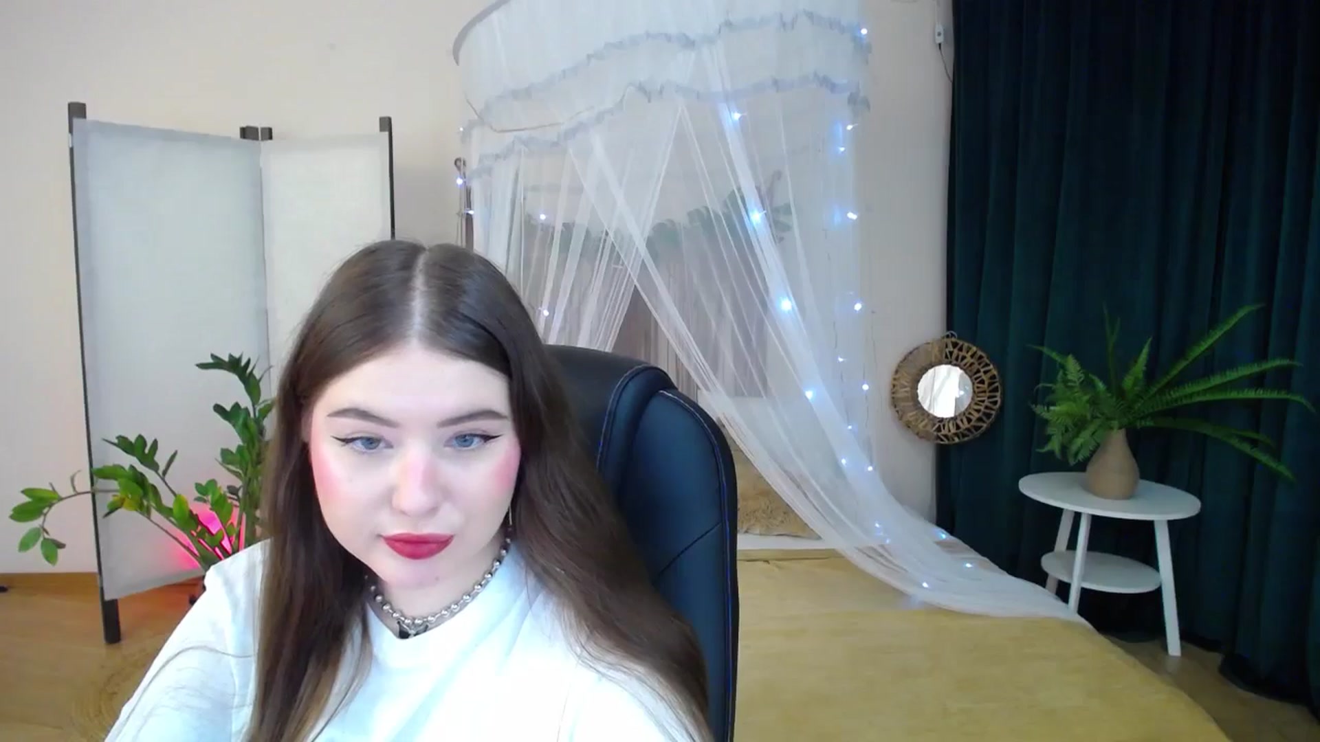 Gallery image thumbnail from AdmireMyEyes's myfreecams stream on, 01/21/2025, 19:00 image 4 of 20