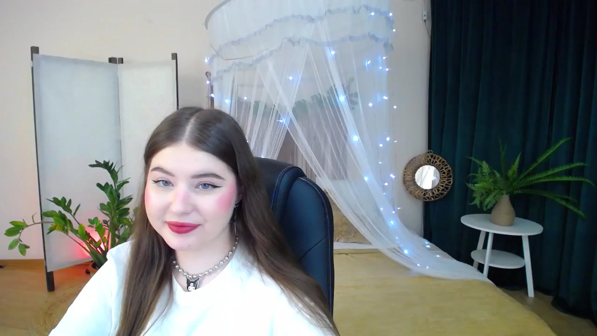 Gallery image thumbnail from AdmireMyEyes's myfreecams stream on, 01/21/2025, 19:00 image 9 of 20
