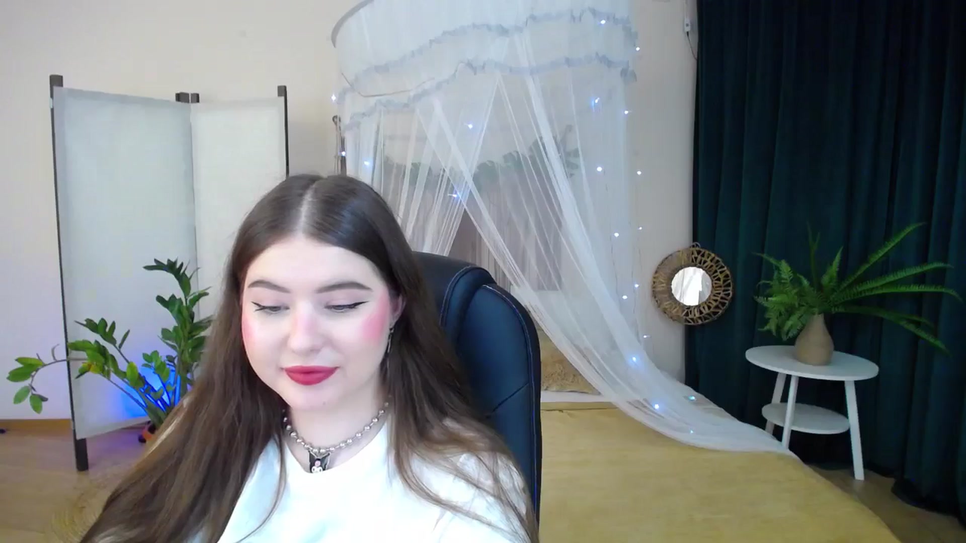 Gallery image thumbnail from AdmireMyEyes's myfreecams stream on, 01/21/2025, 19:00 image 14 of 20