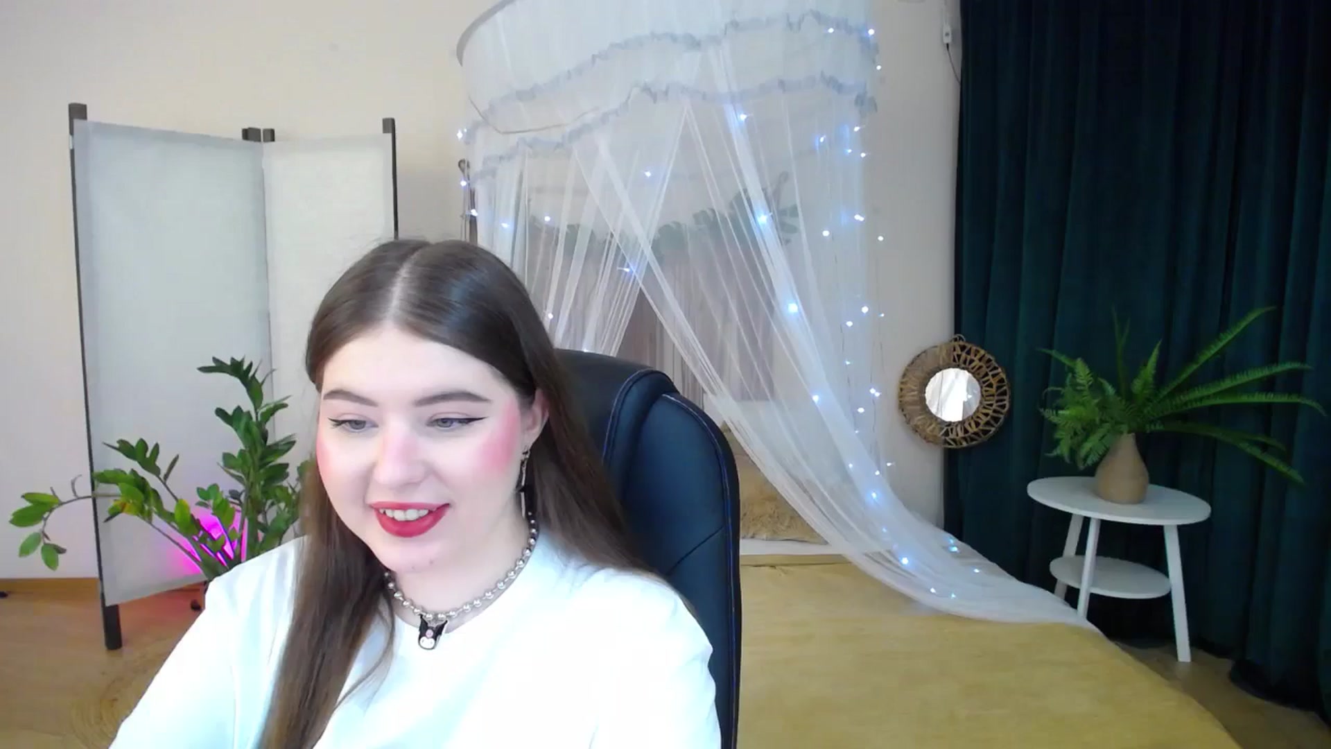 Gallery image thumbnail from AdmireMyEyes's myfreecams stream on, 01/21/2025, 19:00 image 1 of 20