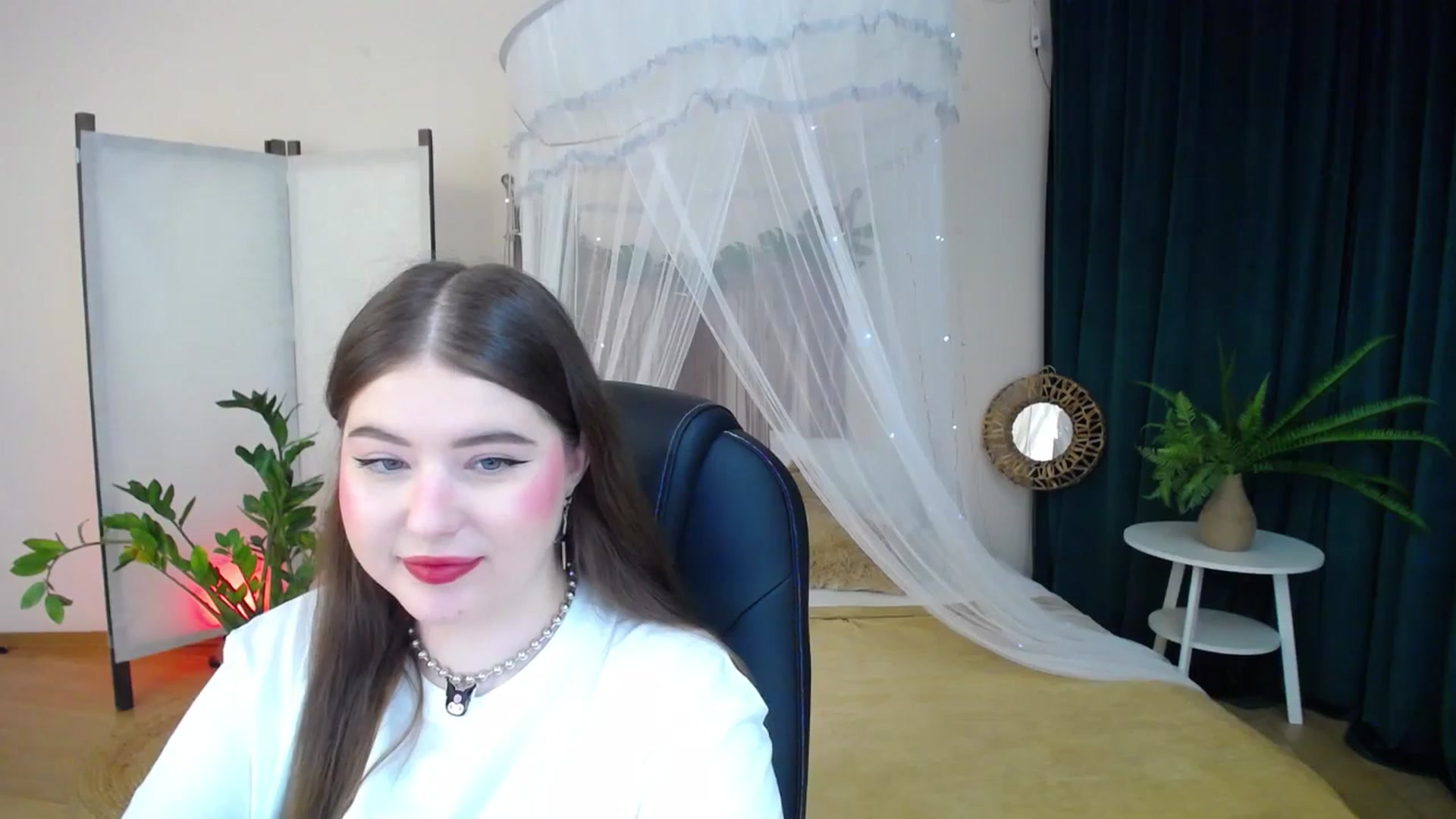 Gallery image thumbnail from AdmireMyEyes's myfreecams stream on, 01/21/2025, 19:00 image 2 of 20