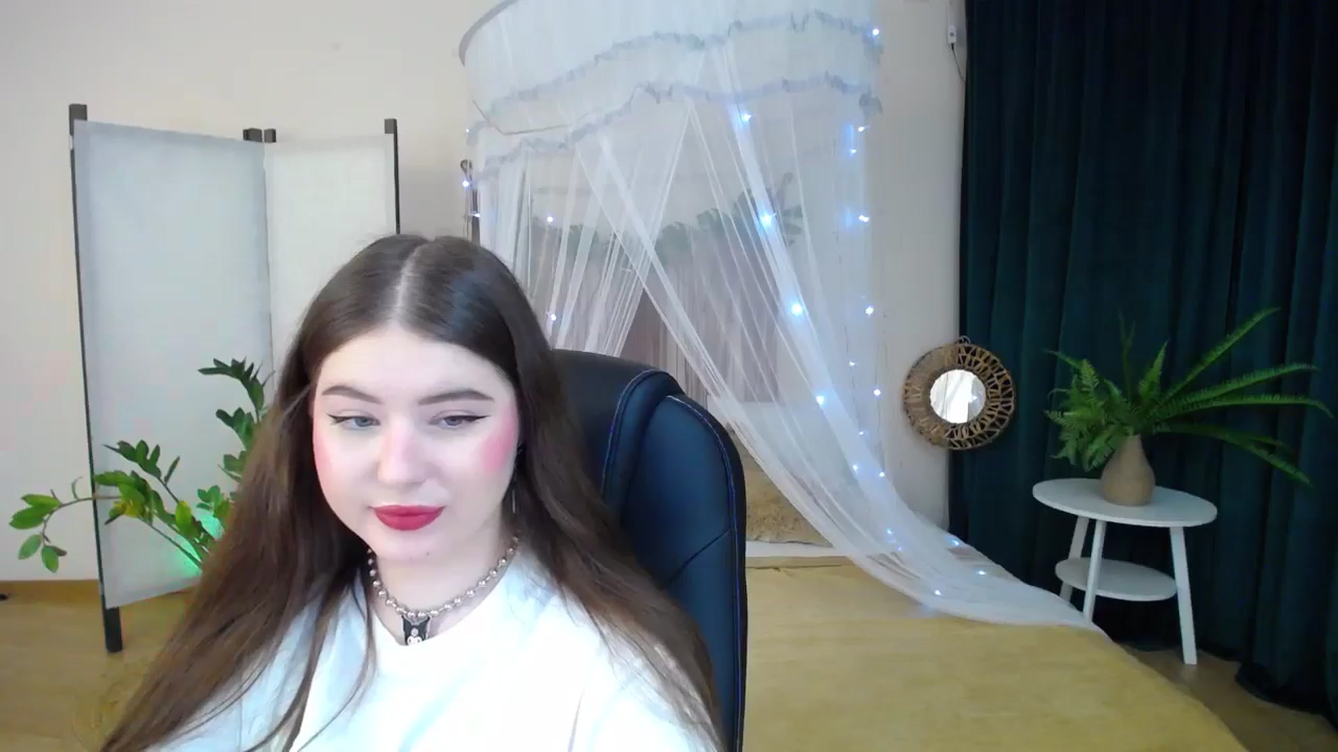Gallery image thumbnail from AdmireMyEyes's myfreecams stream on, 01/21/2025, 19:00 image 10 of 20