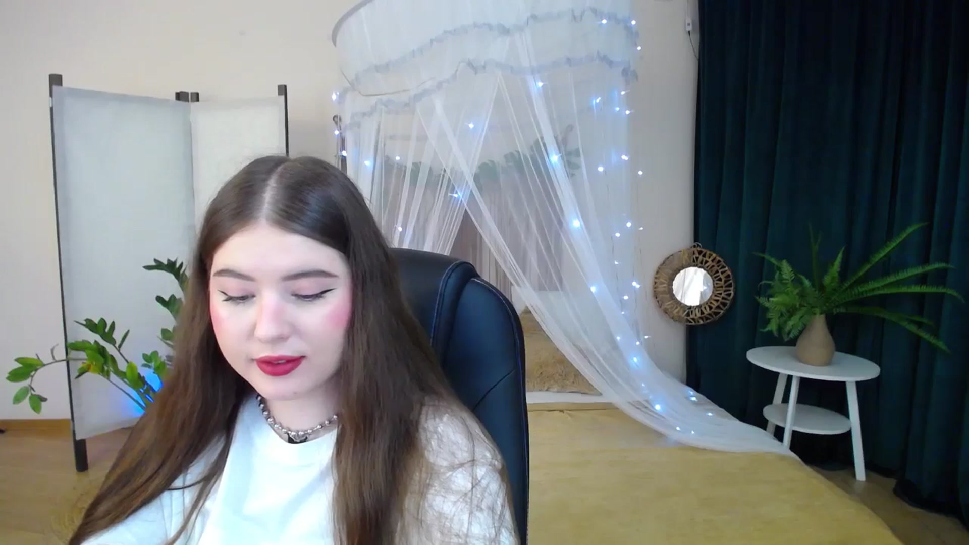 Gallery image thumbnail from AdmireMyEyes's myfreecams stream on, 01/21/2025, 19:00 image 17 of 20