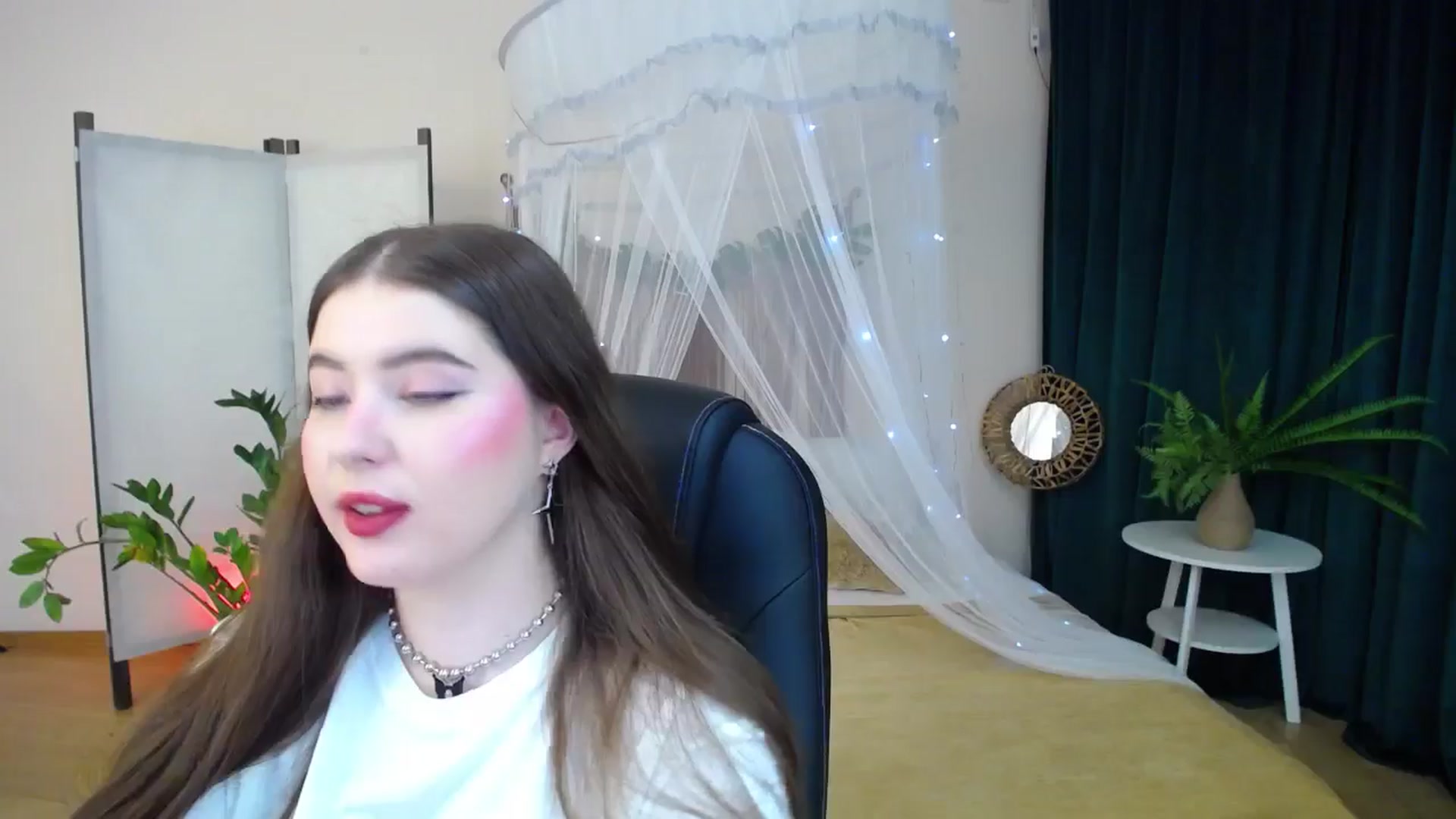 Gallery image thumbnail from AdmireMyEyes's myfreecams stream on, 01/21/2025, 19:00 image 20 of 20