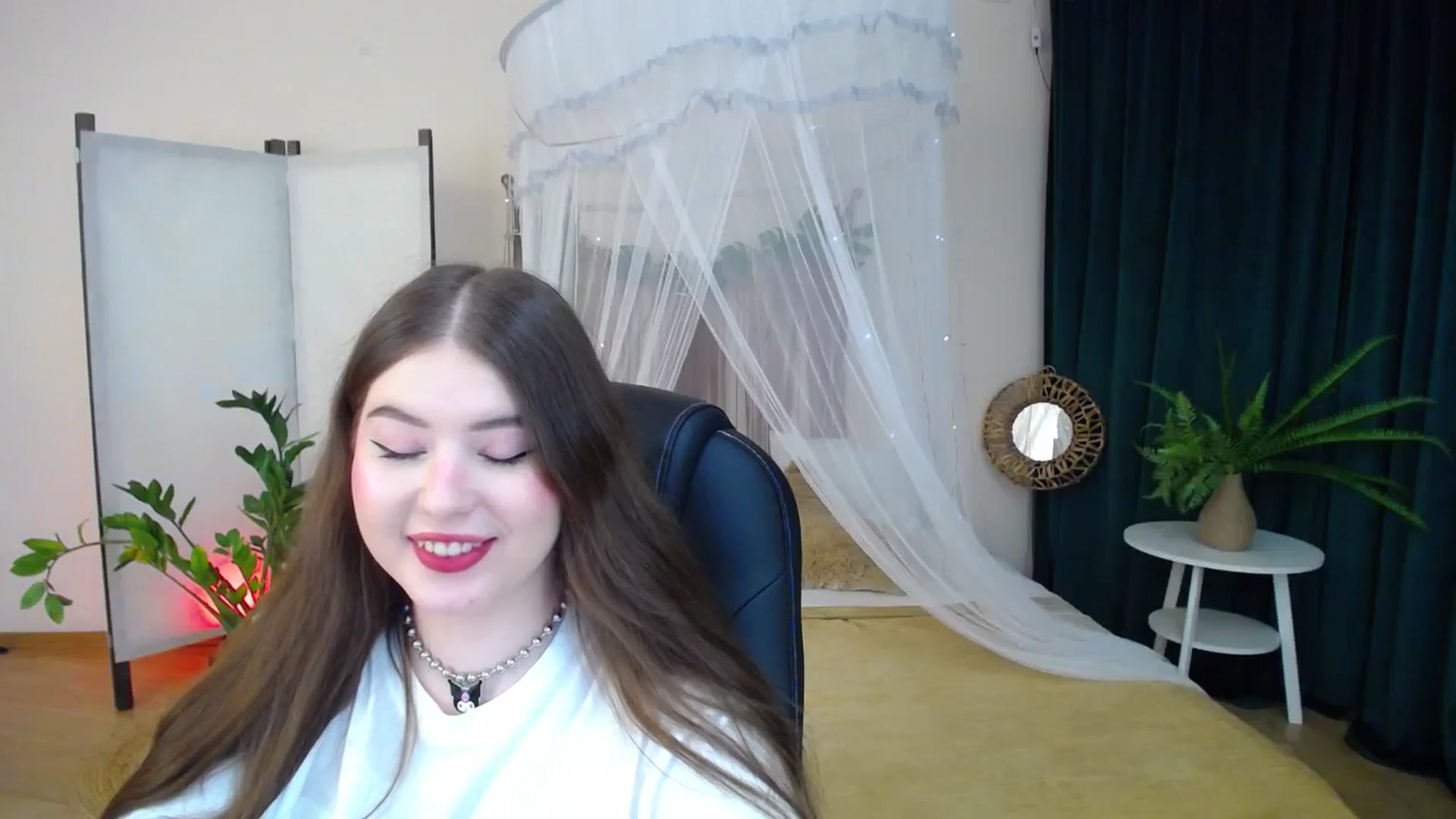 Gallery image thumbnail from AdmireMyEyes's myfreecams stream on, 01/21/2025, 19:00 image 12 of 20