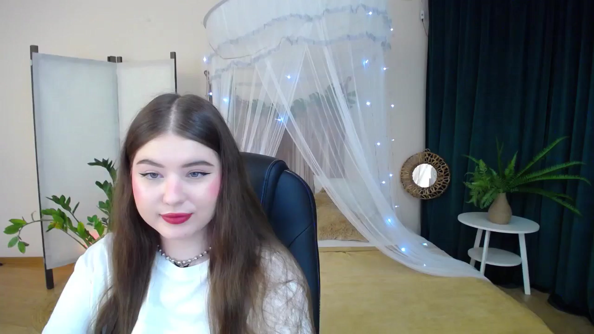 Gallery image thumbnail from AdmireMyEyes's myfreecams stream on, 01/21/2025, 19:00 image 16 of 20