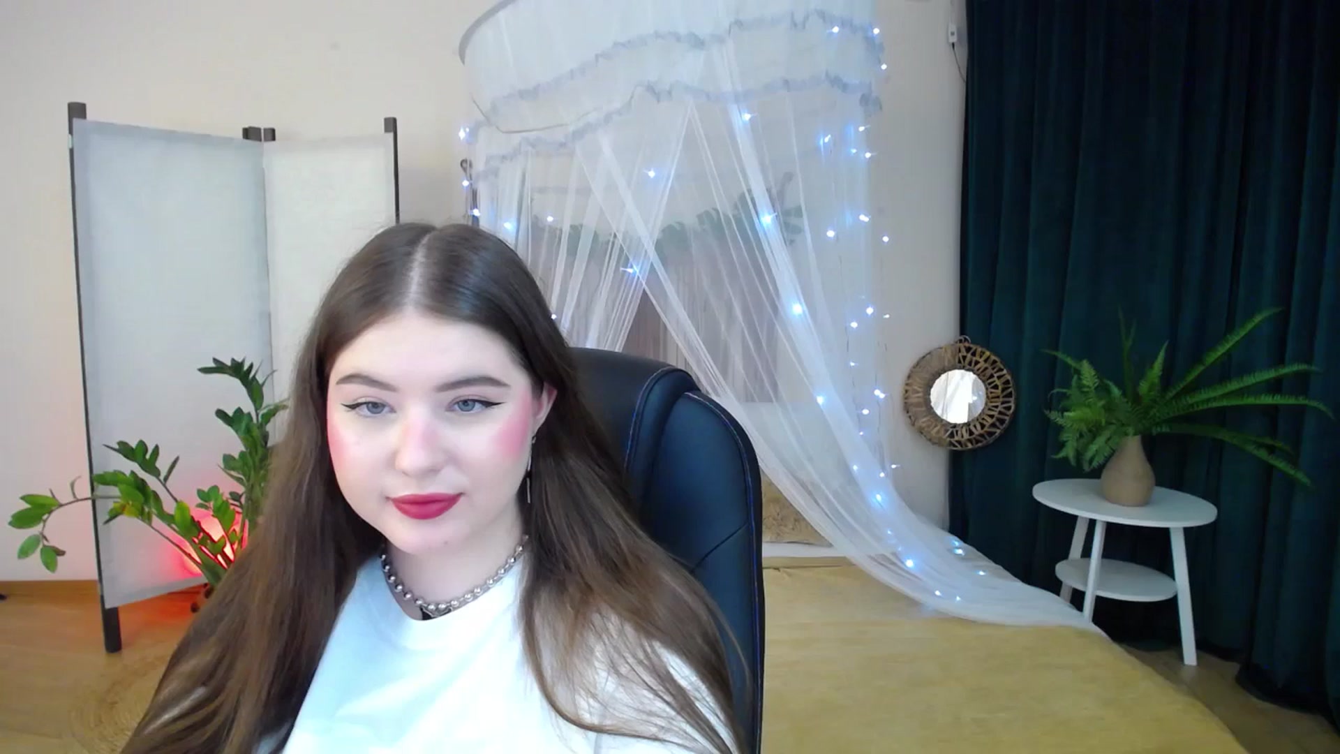 Gallery image thumbnail from AdmireMyEyes's myfreecams stream on, 01/21/2025, 19:00 image 19 of 20
