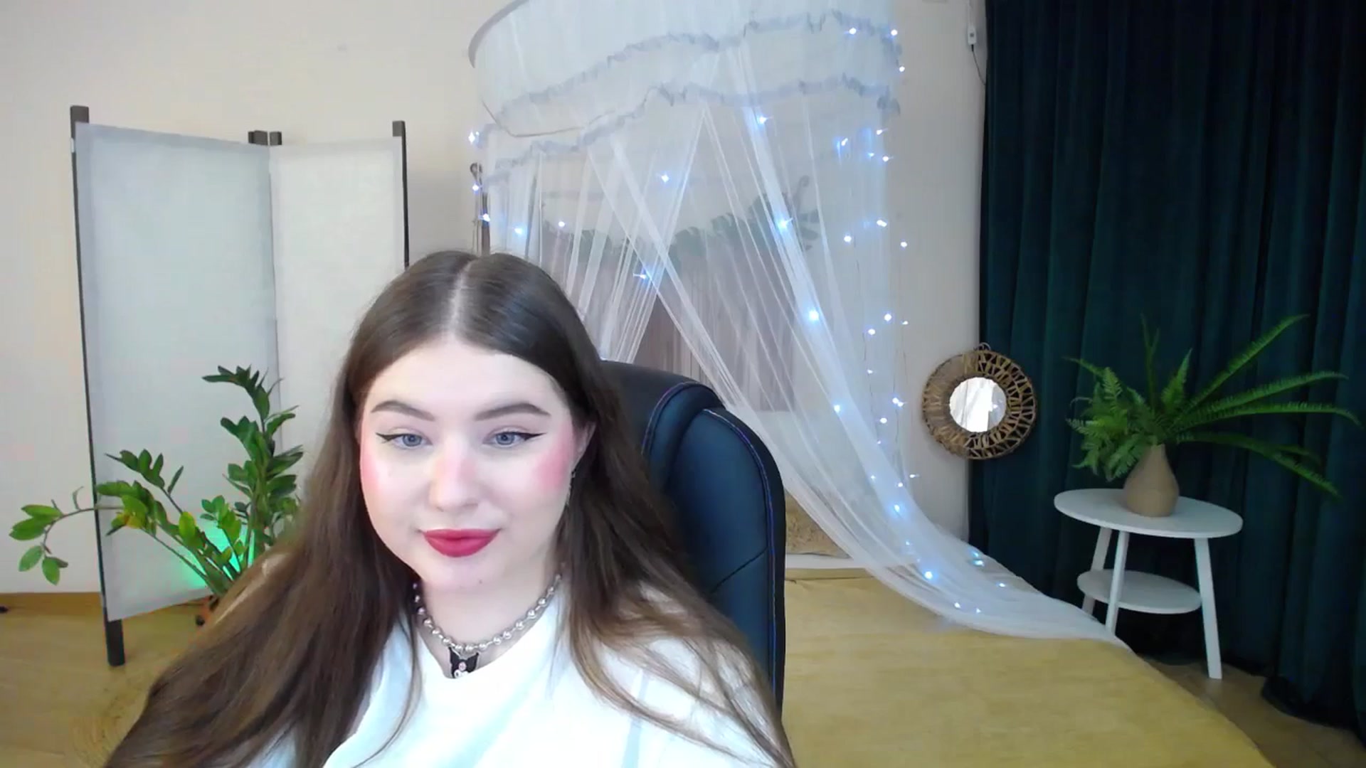 Gallery image thumbnail from AdmireMyEyes's myfreecams stream on, 01/21/2025, 19:00 image 13 of 20