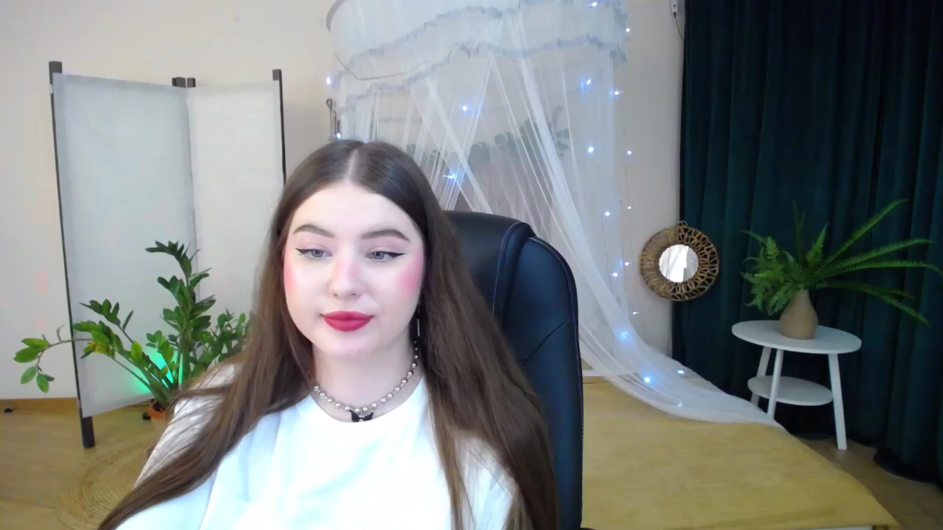 Gallery image thumbnail from AdmireMyEyes's myfreecams stream on, 01/21/2025, 19:46 image 13 of 20