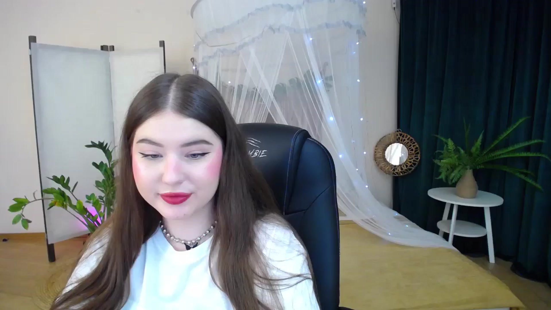 Gallery image thumbnail from AdmireMyEyes's myfreecams stream on, 01/21/2025, 19:46 image 12 of 20