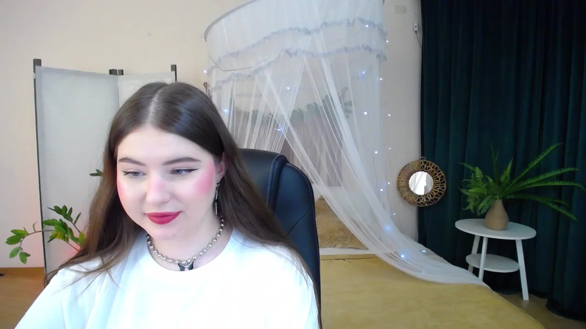 Gallery image thumbnail from AdmireMyEyes's myfreecams stream on, 01/21/2025, 19:46 image 10 of 20