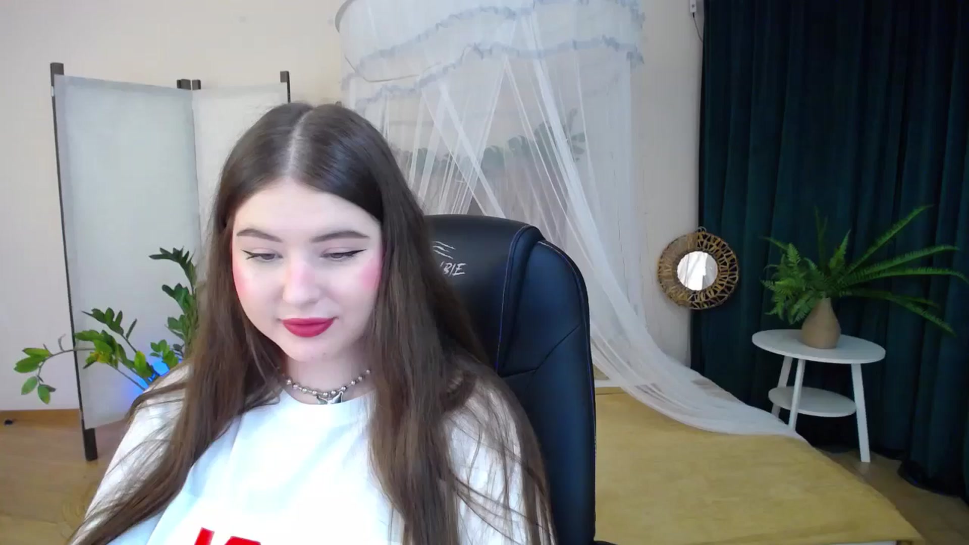 Gallery image thumbnail from AdmireMyEyes's myfreecams stream on, 01/21/2025, 19:46 image 14 of 20