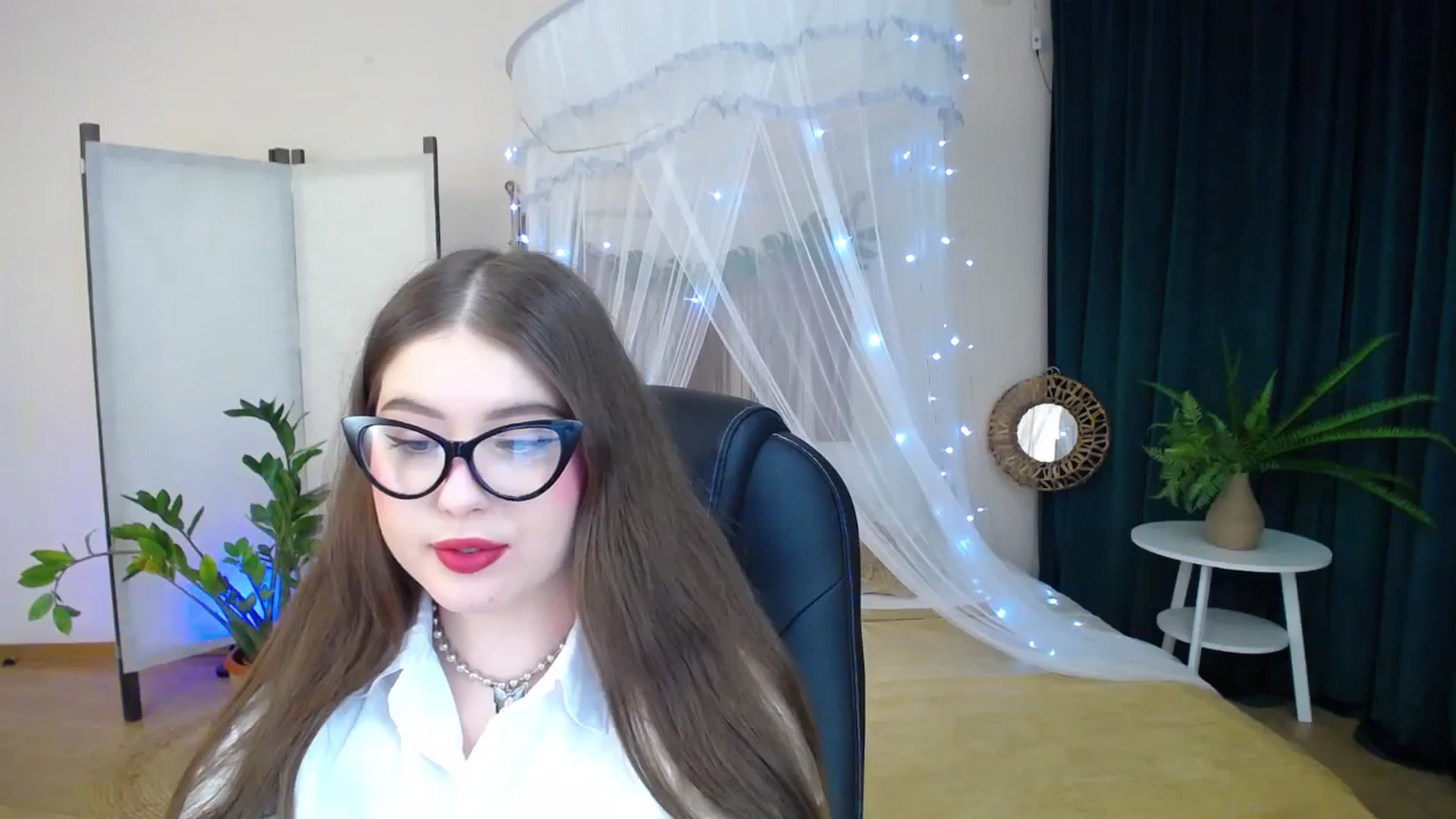 Gallery image thumbnail from AdmireMyEyes's myfreecams stream on, 01/21/2025, 20:17 image 8 of 20