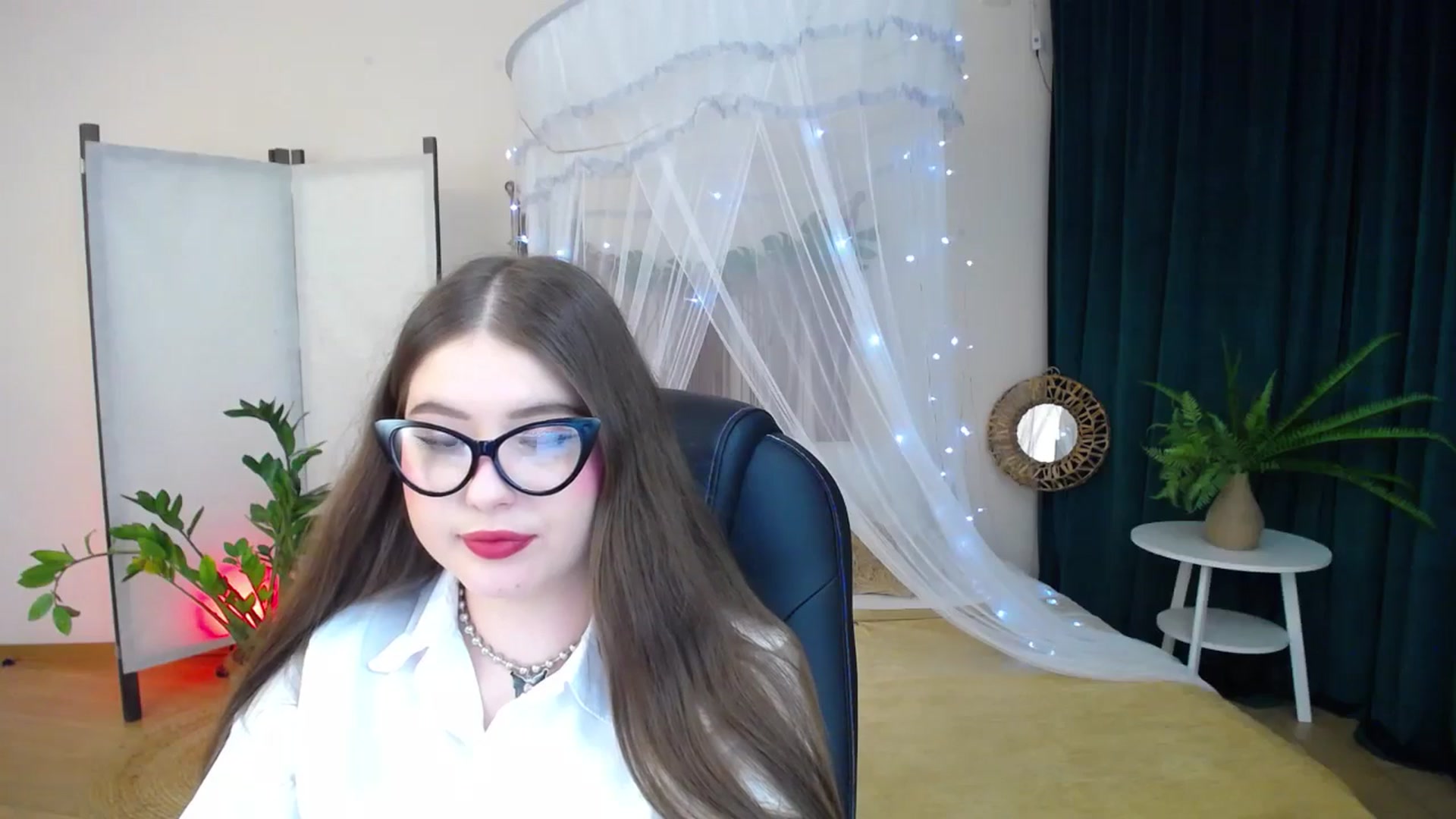 Gallery image thumbnail from AdmireMyEyes's myfreecams stream on, 01/21/2025, 20:17 image 15 of 20