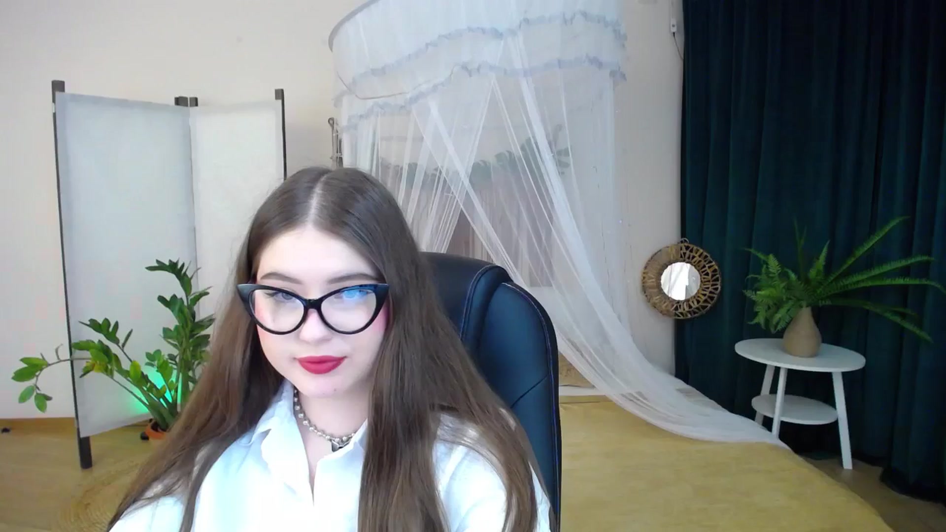 Gallery image thumbnail from AdmireMyEyes's myfreecams stream on, 01/21/2025, 20:17 image 7 of 20