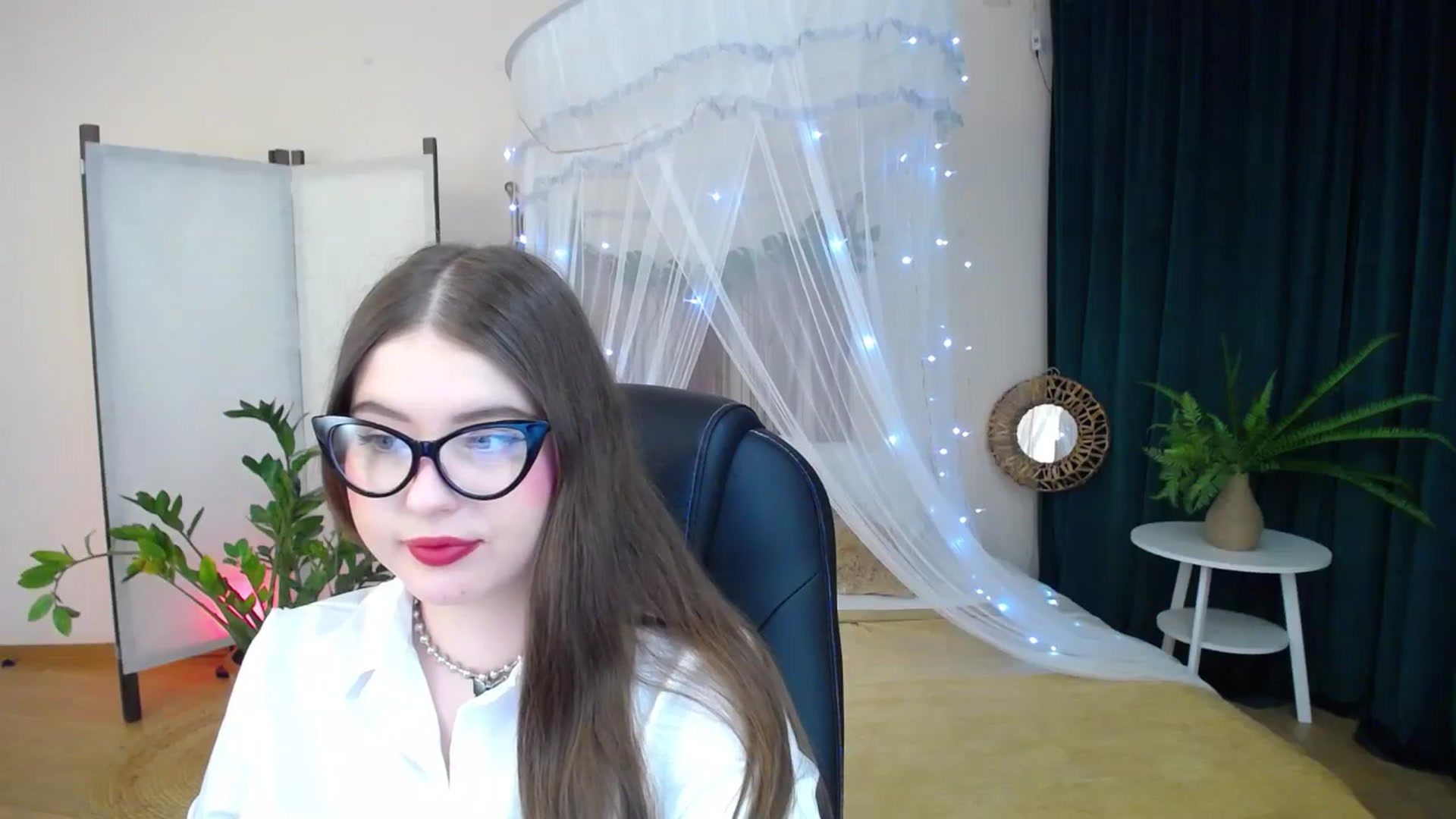 Gallery image thumbnail from AdmireMyEyes's myfreecams stream on, 01/21/2025, 20:17 image 2 of 20
