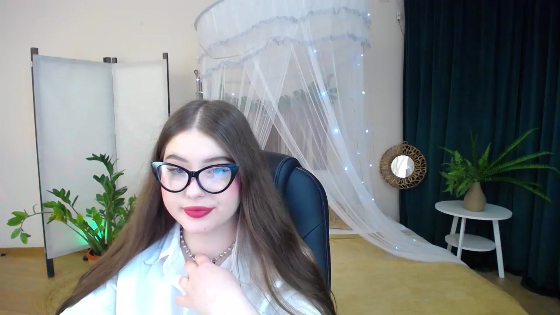 Gallery image thumbnail from AdmireMyEyes's myfreecams stream on, 01/21/2025, 20:17 image 17 of 20