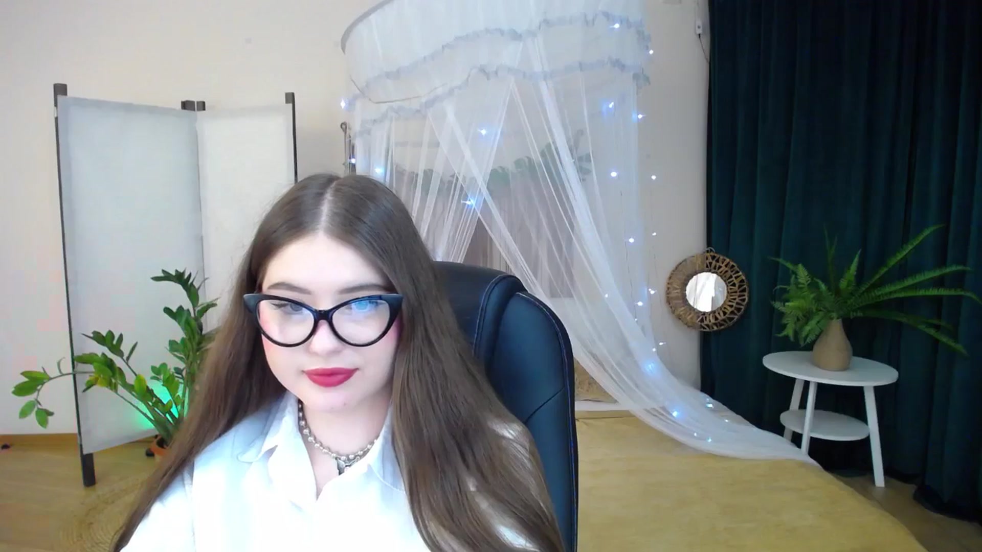 Gallery image thumbnail from AdmireMyEyes's myfreecams stream on, 01/21/2025, 20:17 image 16 of 20