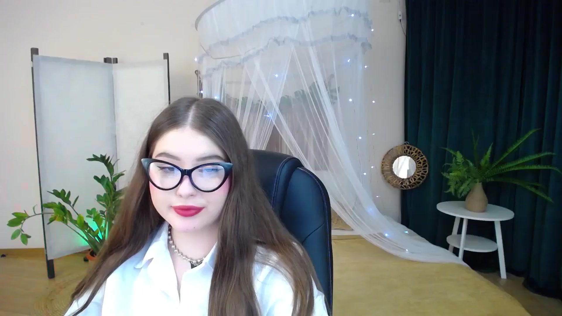 Gallery image thumbnail from AdmireMyEyes's myfreecams stream on, 01/21/2025, 20:17 image 6 of 20