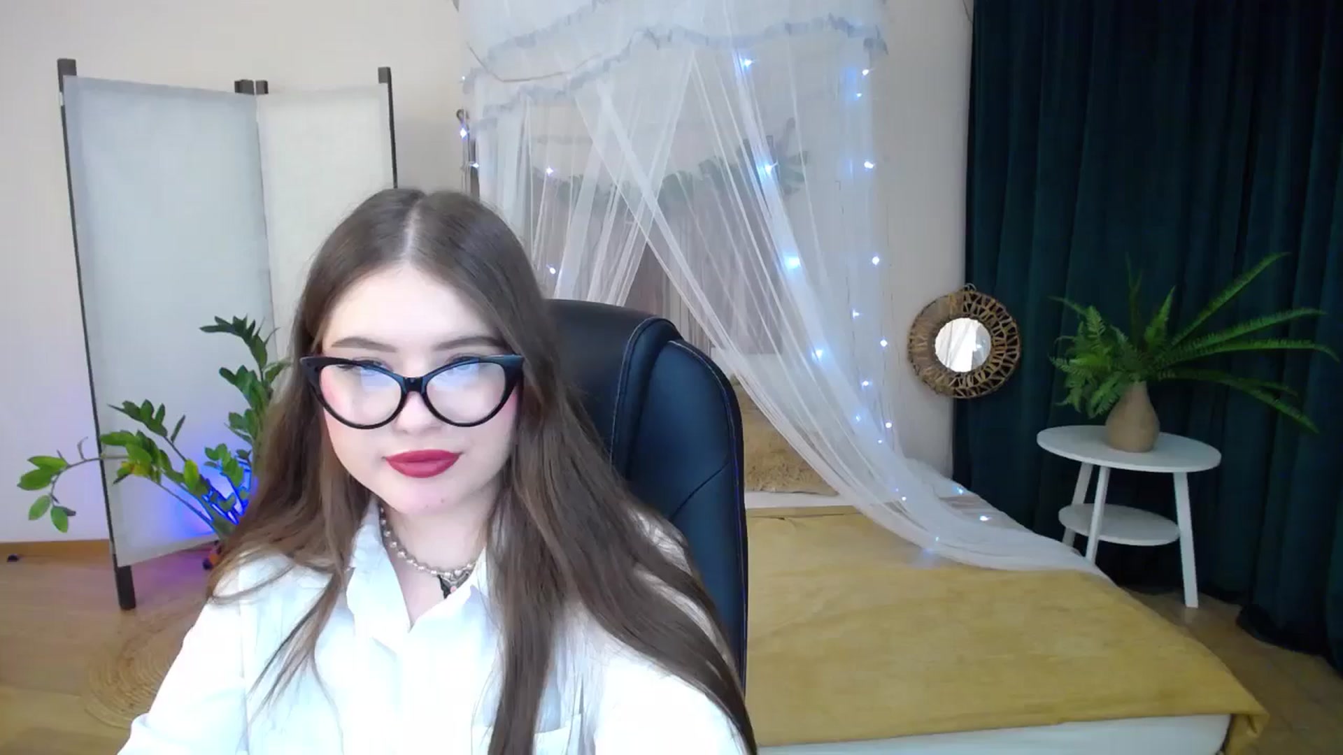 Gallery image thumbnail from AdmireMyEyes's myfreecams stream on, 01/21/2025, 23:47 image 19 of 20