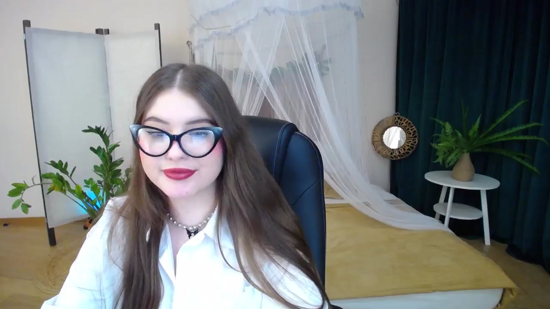 Gallery image thumbnail from AdmireMyEyes's myfreecams stream on, 01/21/2025, 23:47 image 12 of 20