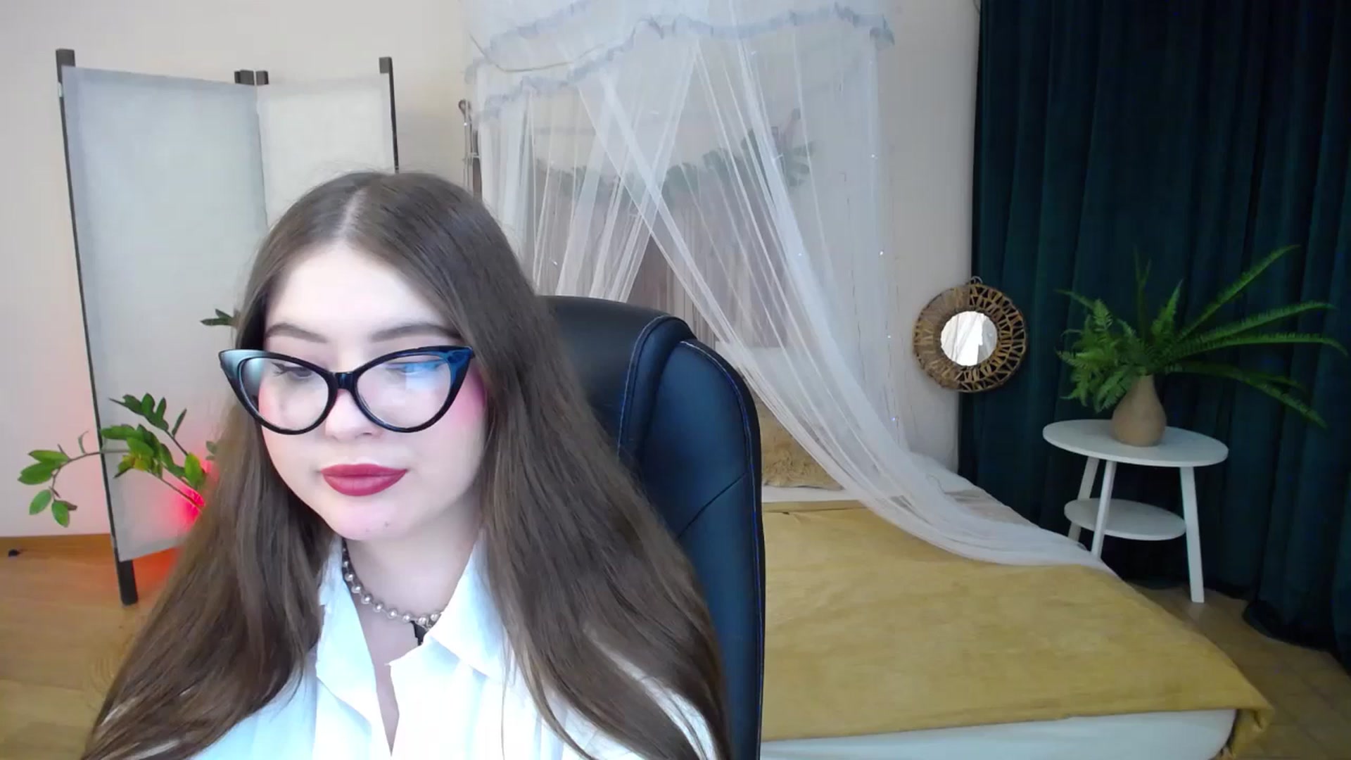 Gallery image thumbnail from AdmireMyEyes's myfreecams stream on, 01/21/2025, 23:47 image 3 of 20