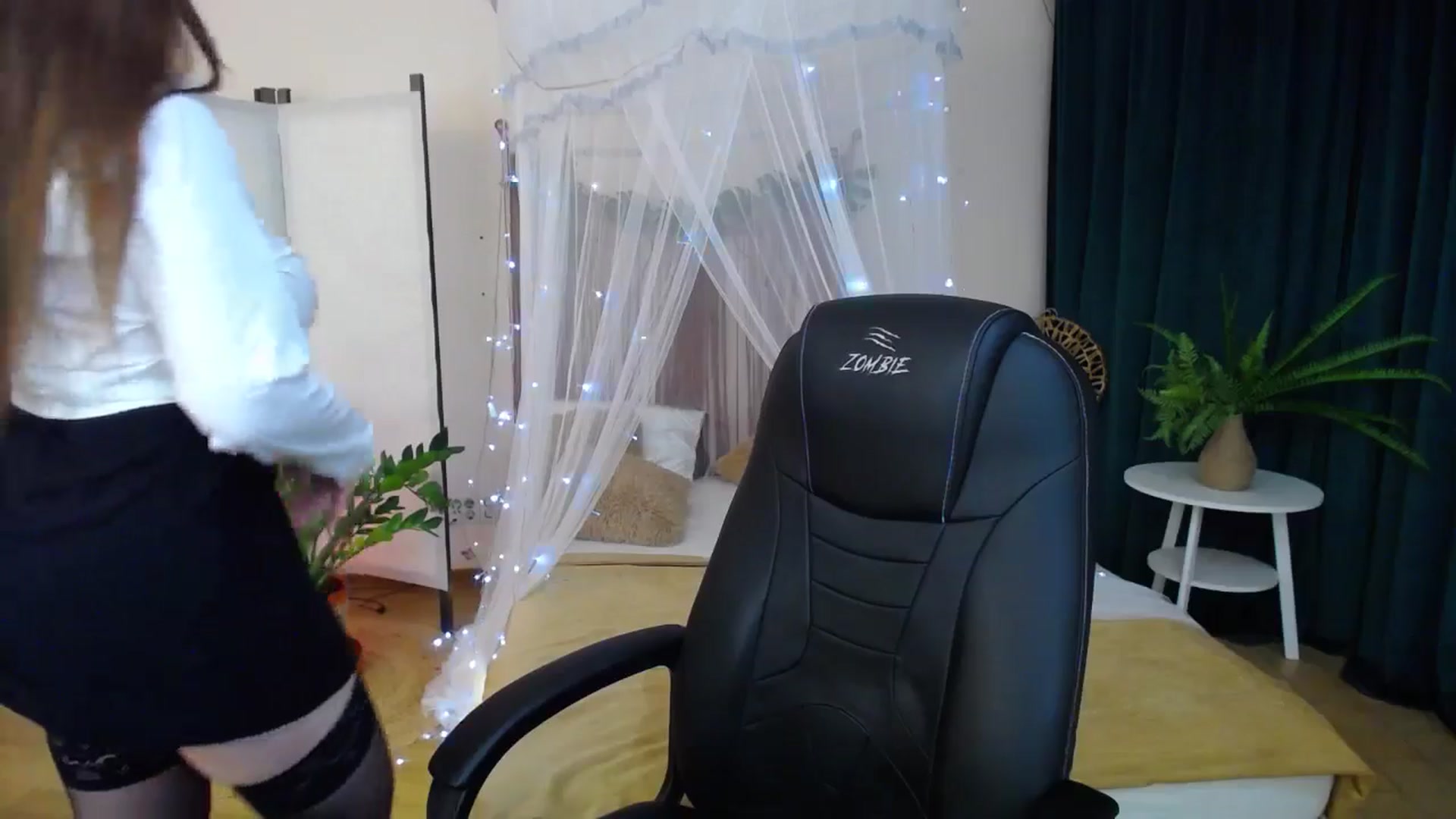 Gallery image thumbnail from AdmireMyEyes's myfreecams stream on, 01/21/2025, 23:47 image 13 of 20
