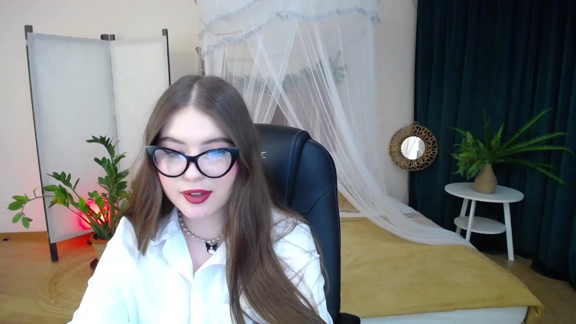 Gallery image thumbnail from AdmireMyEyes's myfreecams stream on, 01/21/2025, 23:47 image 14 of 20