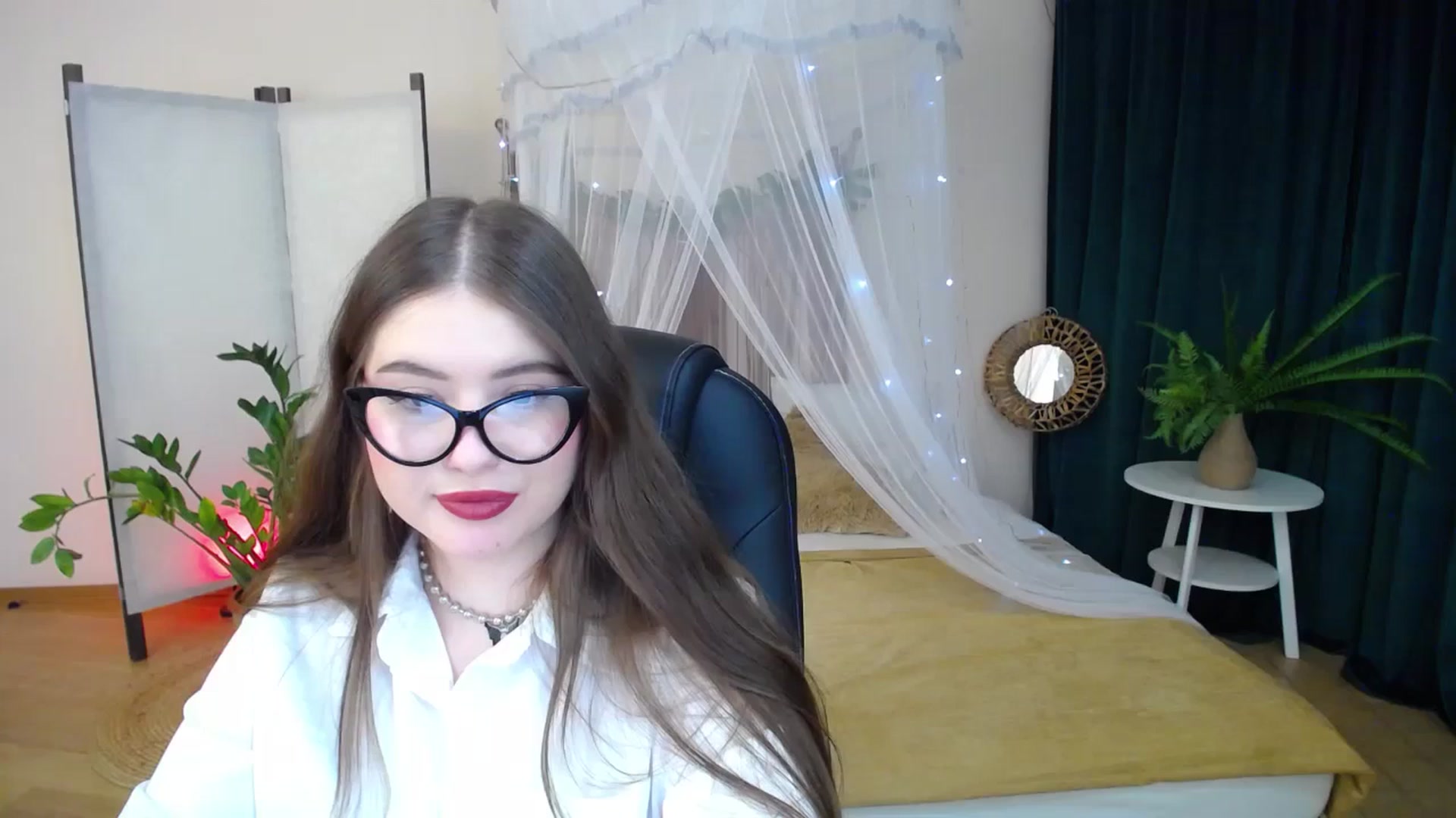 Gallery image thumbnail from AdmireMyEyes's myfreecams stream on, 01/21/2025, 23:47 image 16 of 20