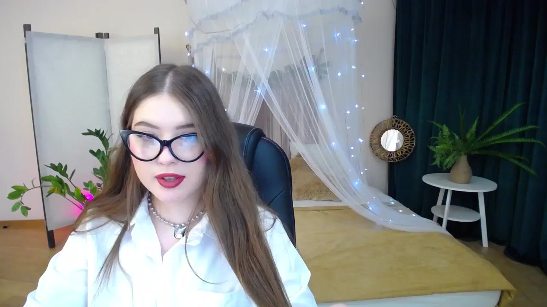 Gallery image thumbnail from AdmireMyEyes's myfreecams stream on, 01/21/2025, 23:47 image 17 of 20
