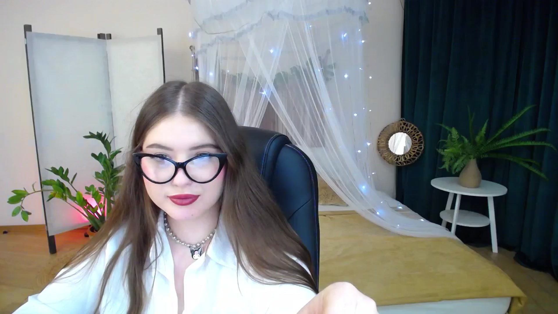 Gallery image thumbnail from AdmireMyEyes's myfreecams stream on, 01/22/2025, 24:20 image 7 of 20