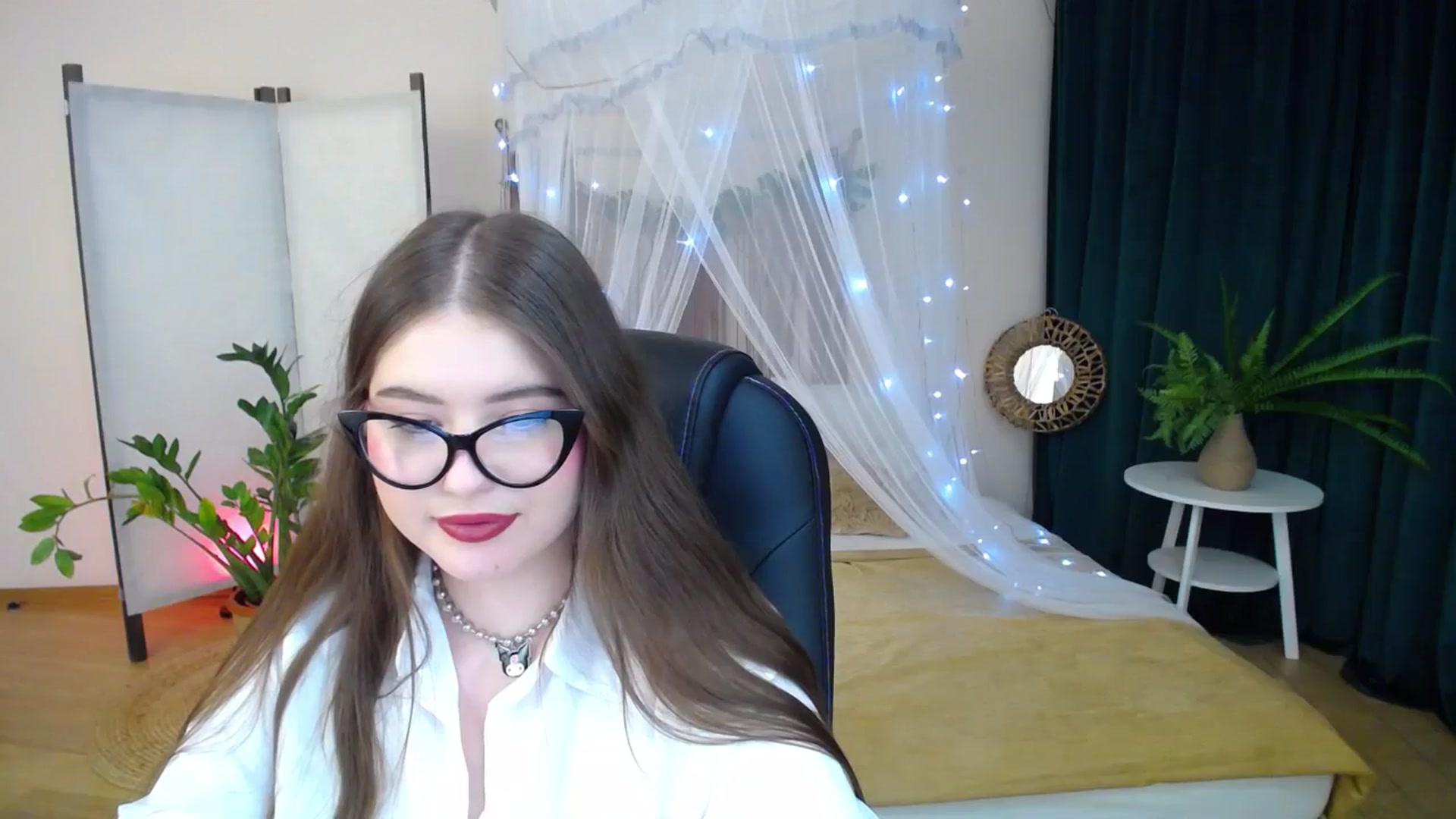 Gallery image thumbnail from AdmireMyEyes's myfreecams stream on, 01/22/2025, 24:20 image 6 of 20