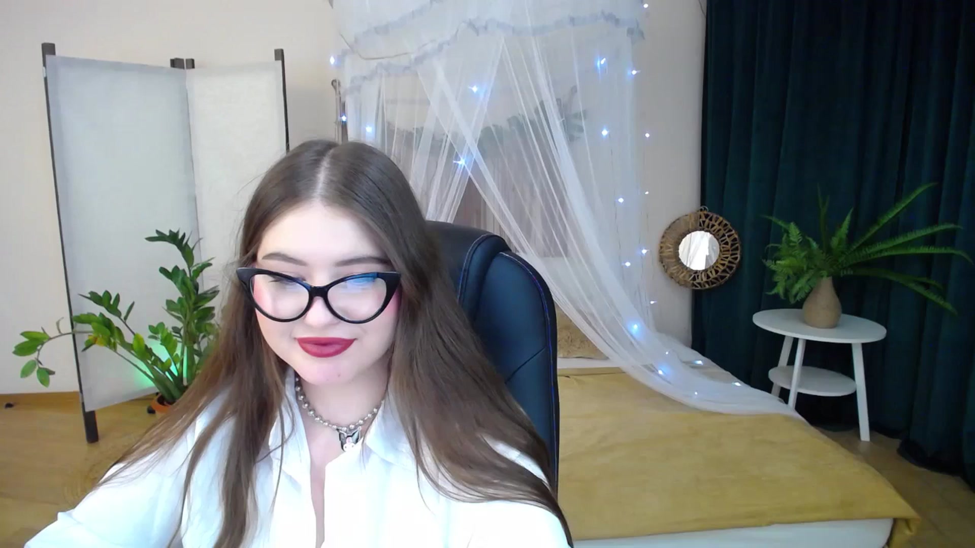 Gallery image thumbnail from AdmireMyEyes's myfreecams stream on, 01/22/2025, 24:20 image 1 of 20