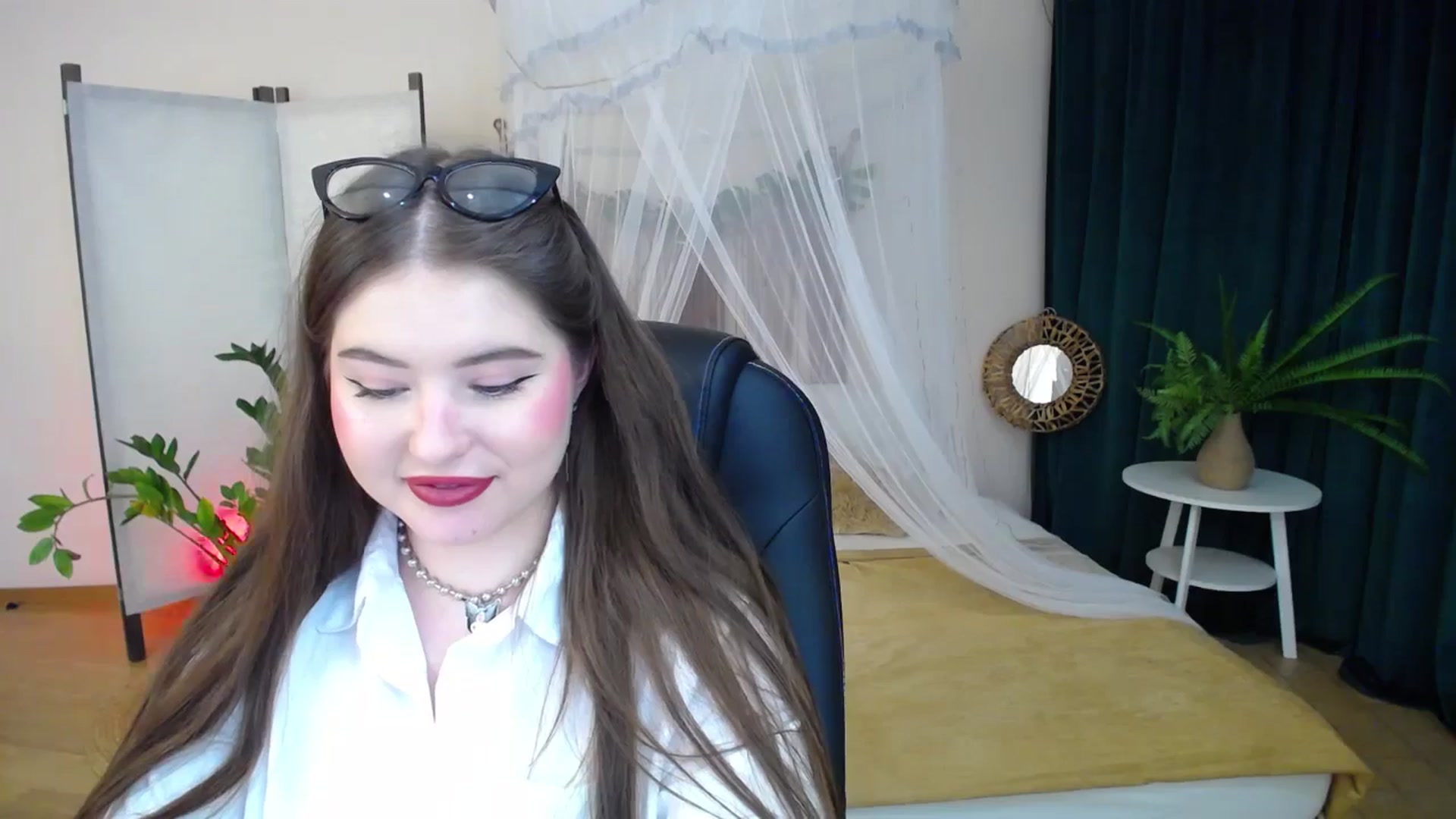 Gallery image thumbnail from AdmireMyEyes's myfreecams stream on, 01/22/2025, 24:20 image 20 of 20
