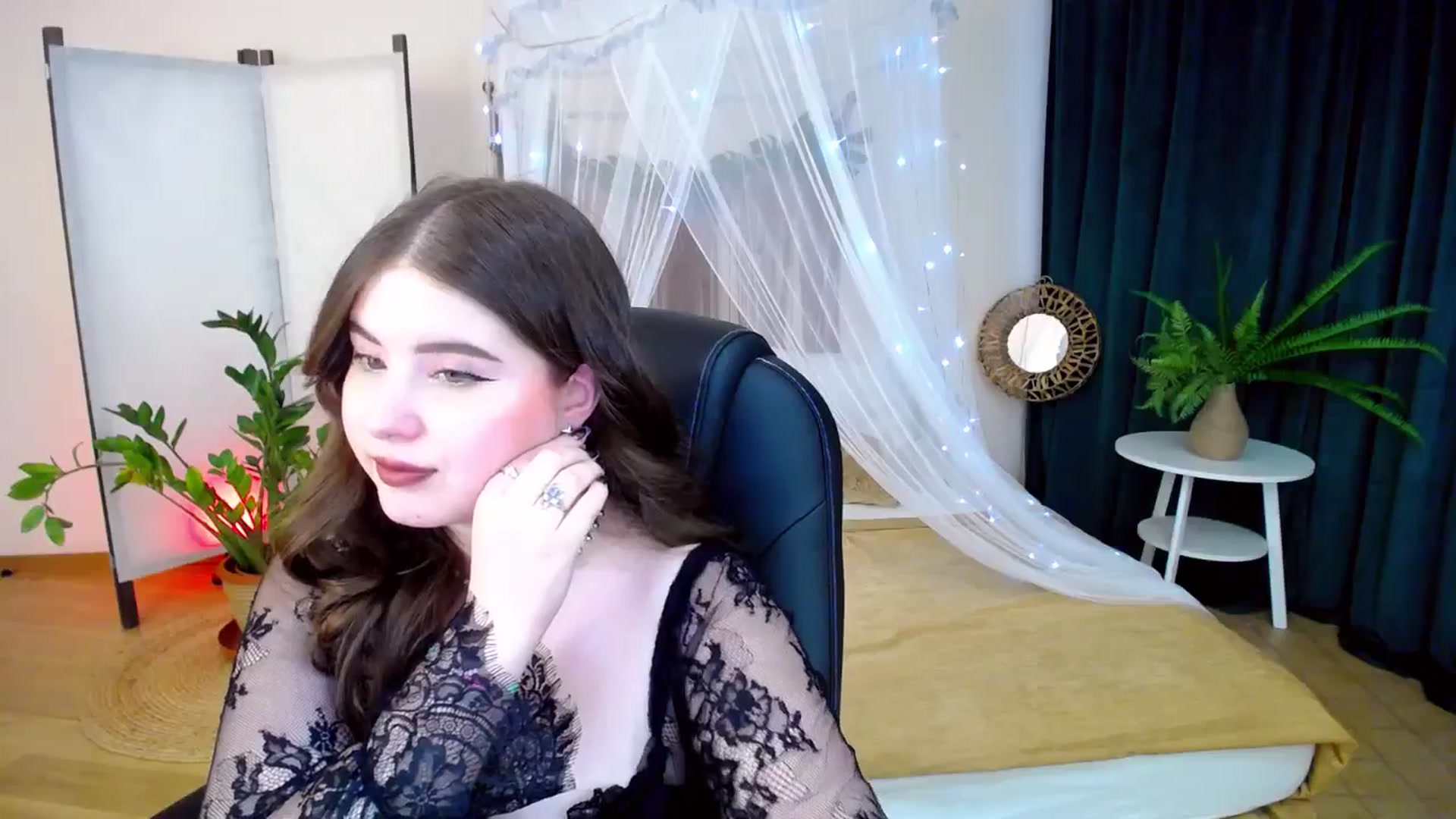 Gallery image thumbnail from AdmireMyEyes's myfreecams stream on, 01/24/2025, 07:35 image 9 of 20