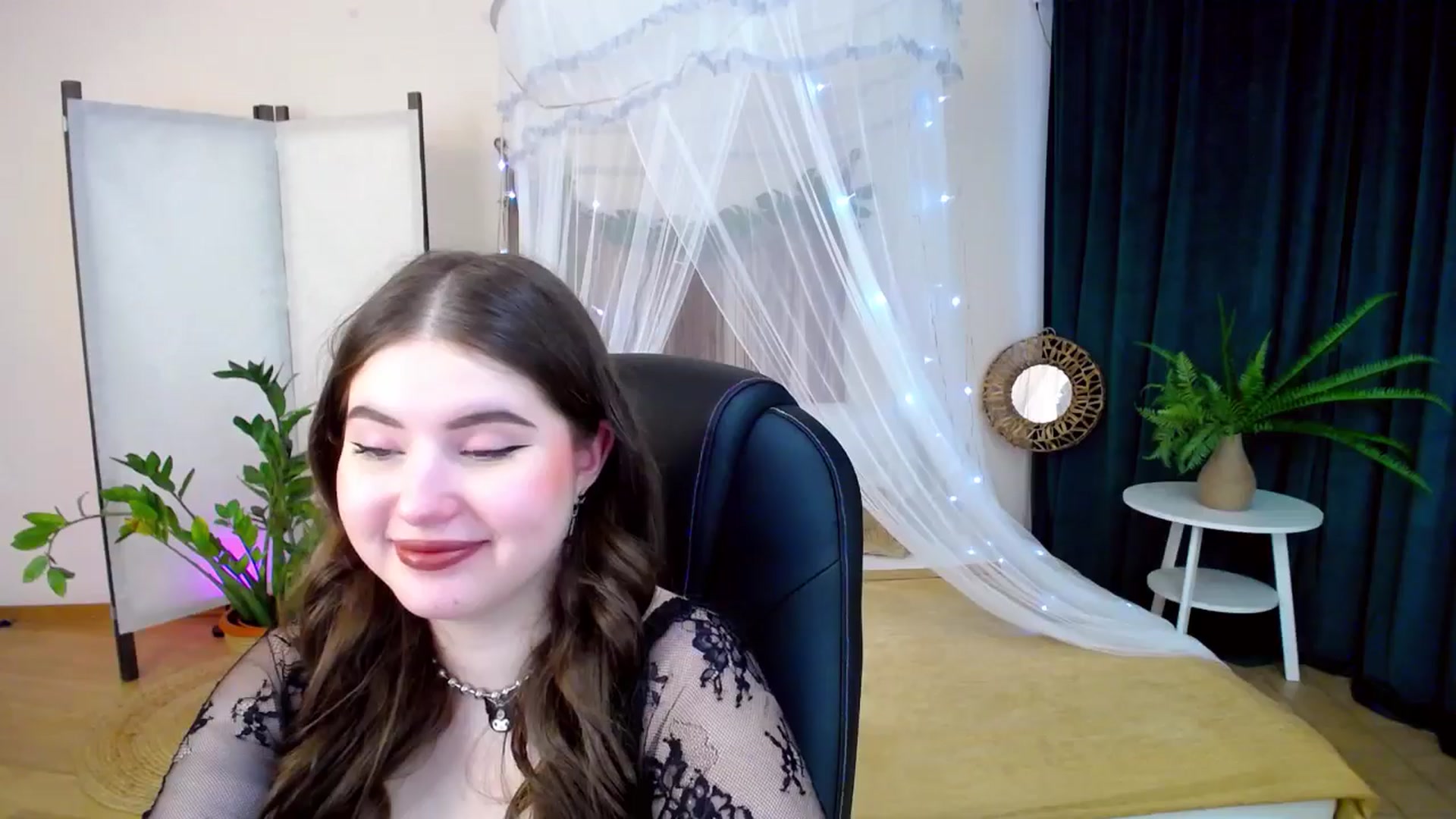 Gallery image thumbnail from AdmireMyEyes's myfreecams stream on, 01/24/2025, 09:26 image 12 of 20