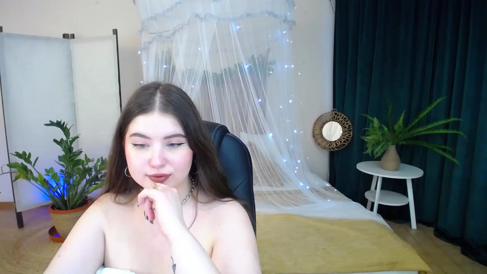 Gallery image thumbnail from AdmireMyEyes's myfreecams stream on, 01/25/2025, 09:47 image 13 of 20
