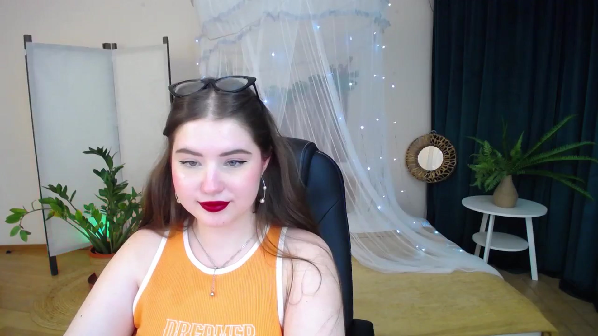 Gallery image thumbnail from AdmireMyEyes's myfreecams stream on, 01/26/2025, 16:47 image 4 of 20