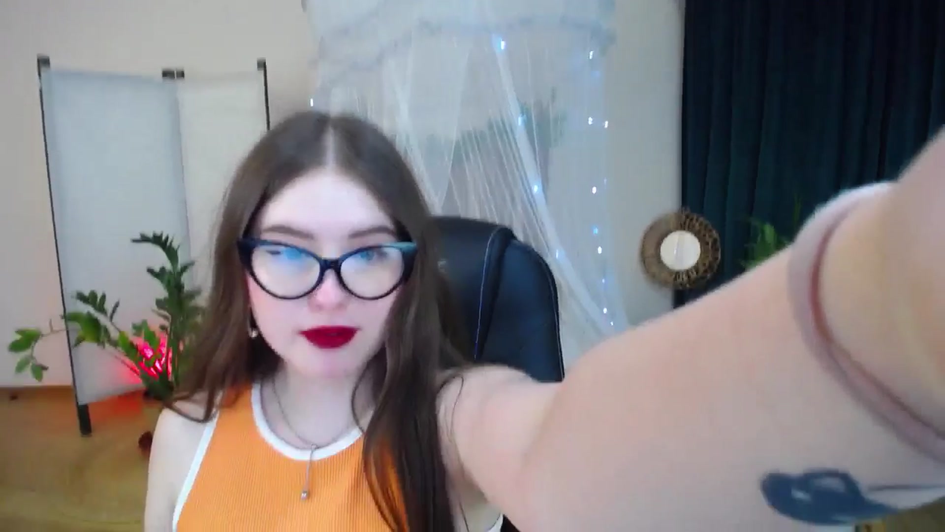 Gallery image thumbnail from AdmireMyEyes's myfreecams stream on, 01/26/2025, 16:47 image 2 of 20