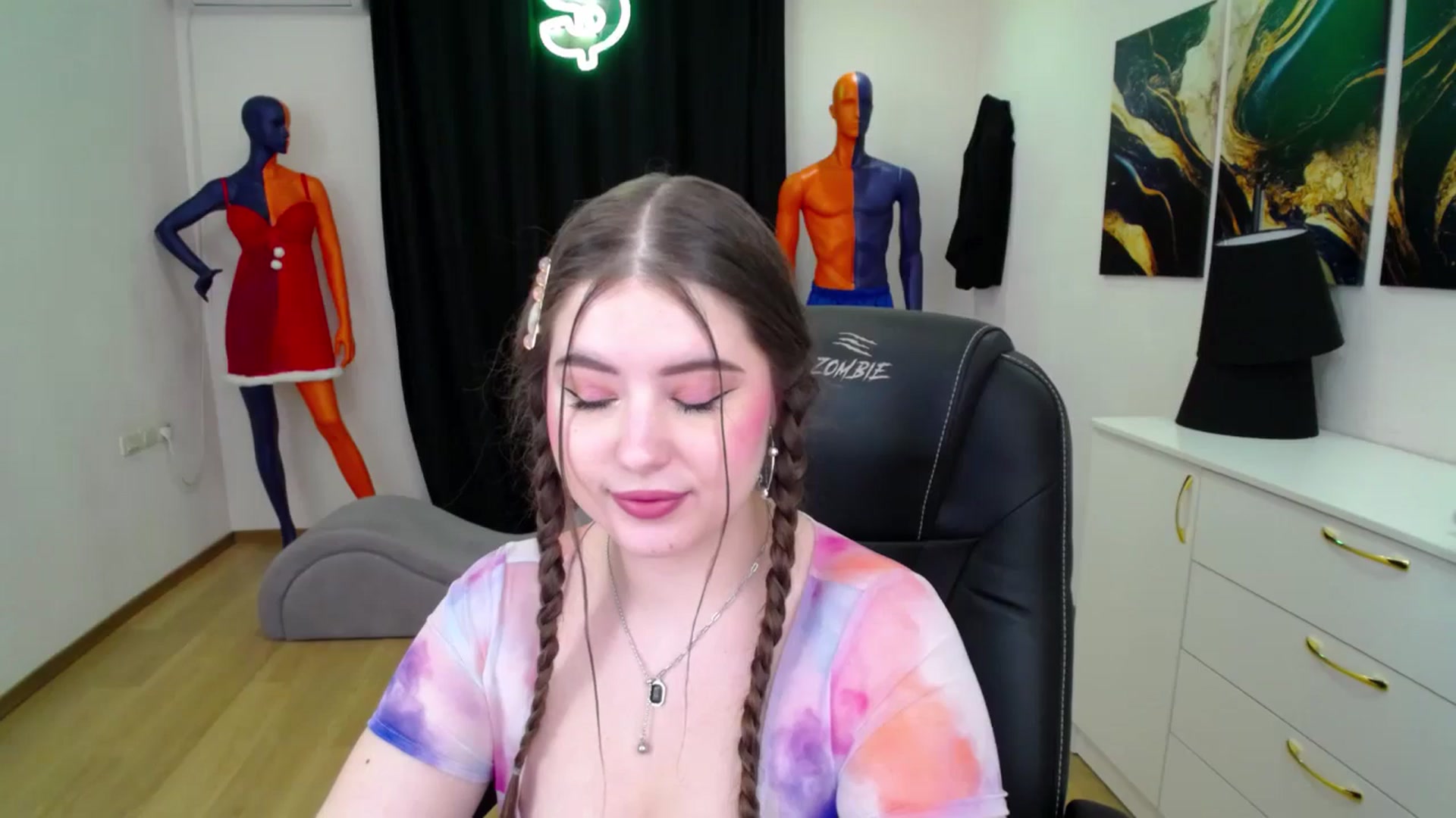 Gallery image thumbnail from AdmireMyEyes's myfreecams stream on, 01/27/2025, 19:09 image 15 of 20