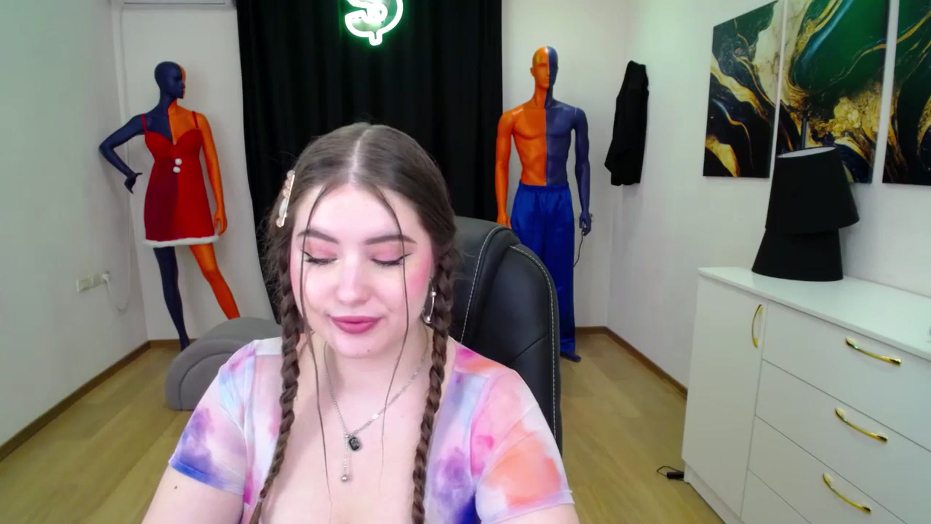 Gallery image thumbnail from AdmireMyEyes's myfreecams stream on, 01/27/2025, 19:09 image 17 of 20